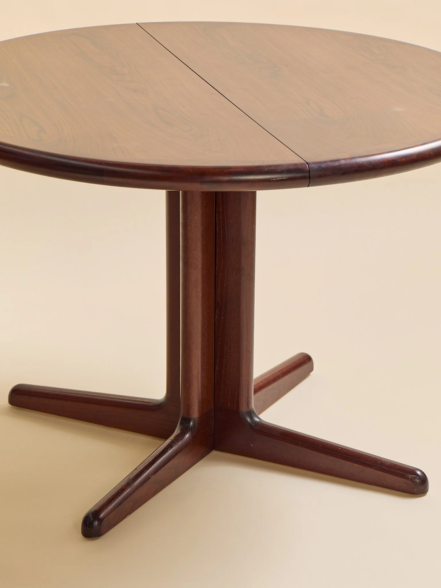 346_TheVintageDyrlundDanishRosewoodExtendingDiningTable1960s_06.jpg