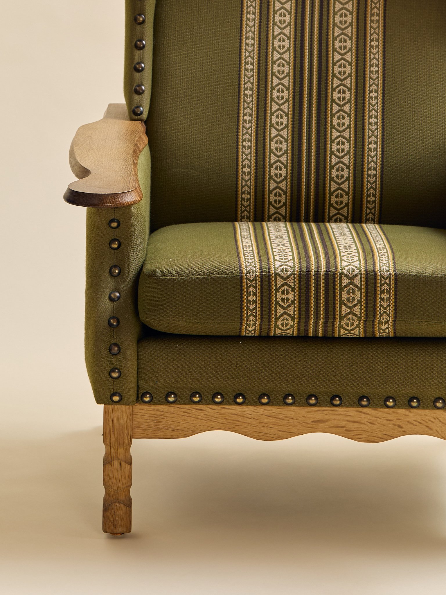 373_TheVintageDanishOakLoungeChairsAttrHenningKjaernulf1960s_2_09.jpg