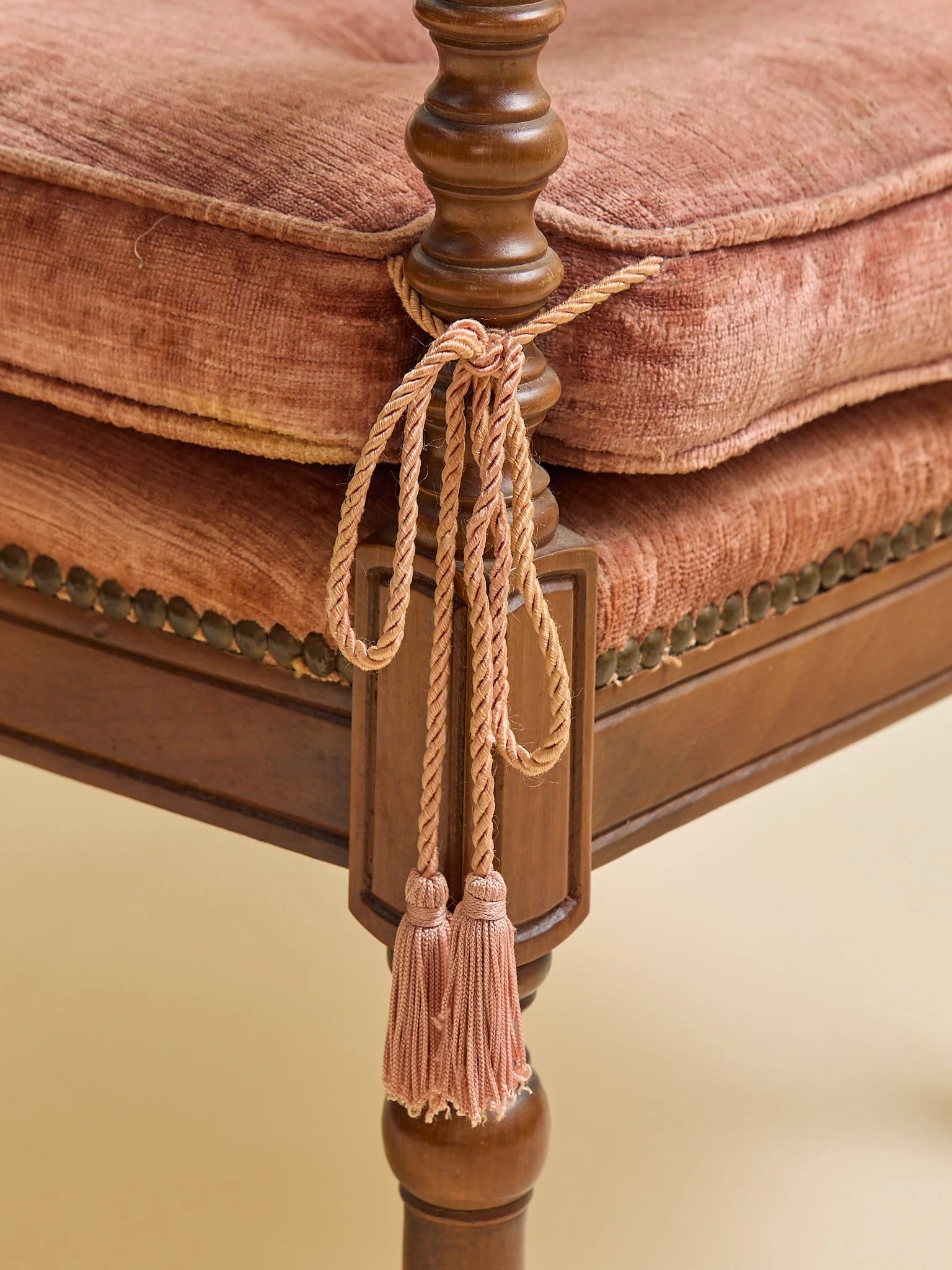 359_TheVintageGiorgettiGalleryCarvedArmchairs1970S_07.jpg