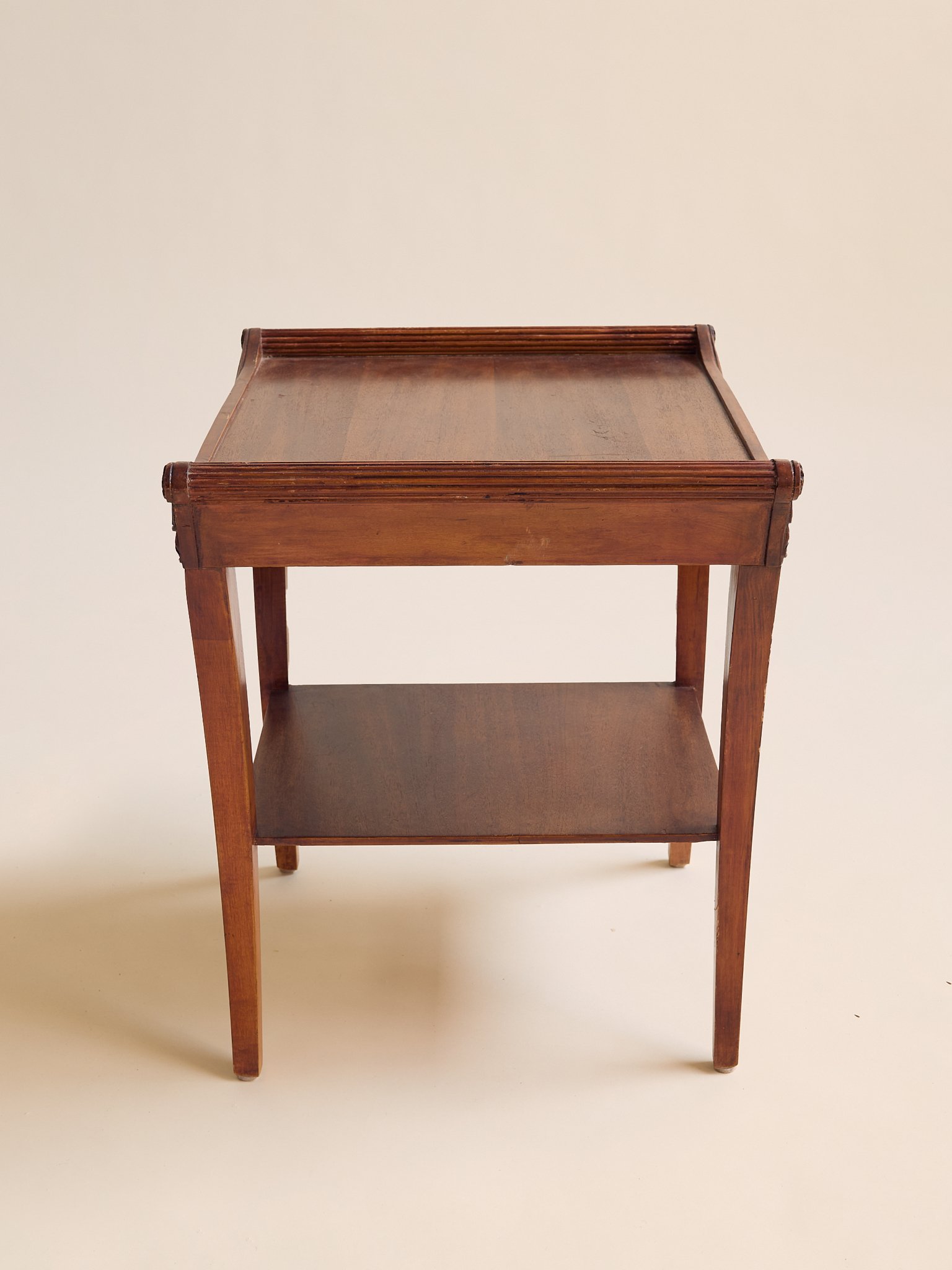 06_TheVintageCarvedWoodSideTable_004.jpg