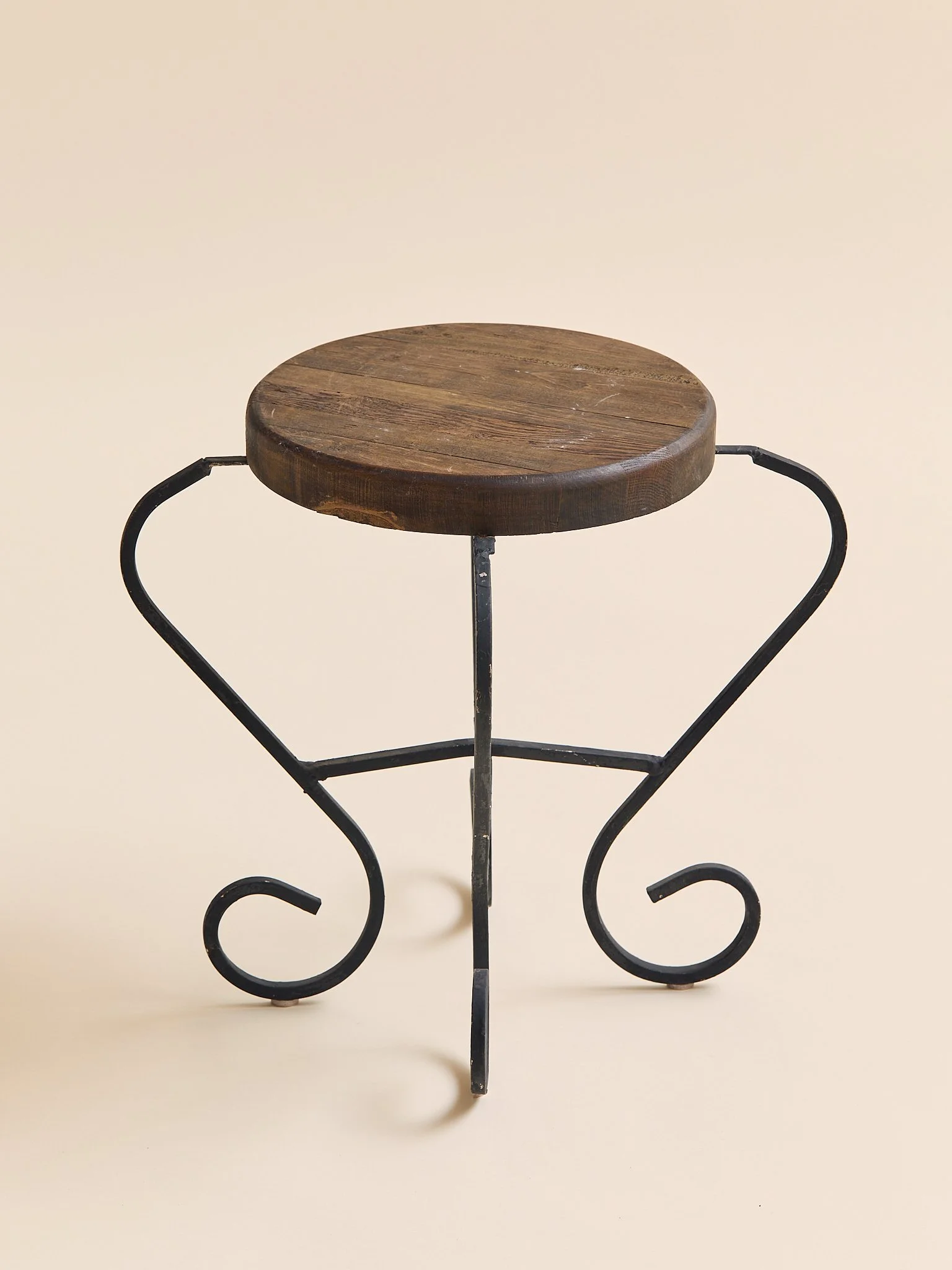244_TheVintageRusticWoodandIronSmallTable_003.jpg