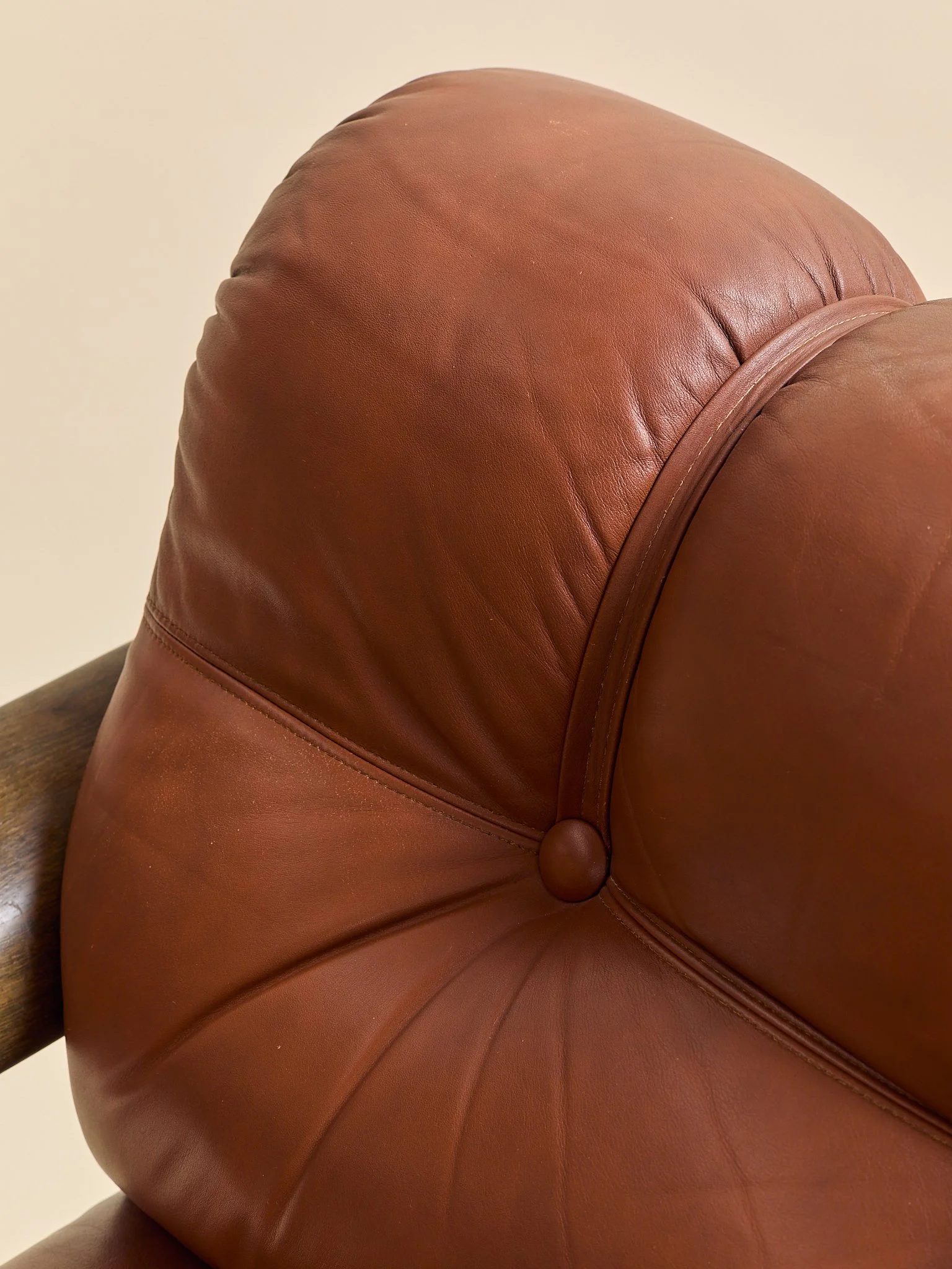 349_TheVintageHansJ.FrydendalOak&LeatherLoungeChair_11.jpg