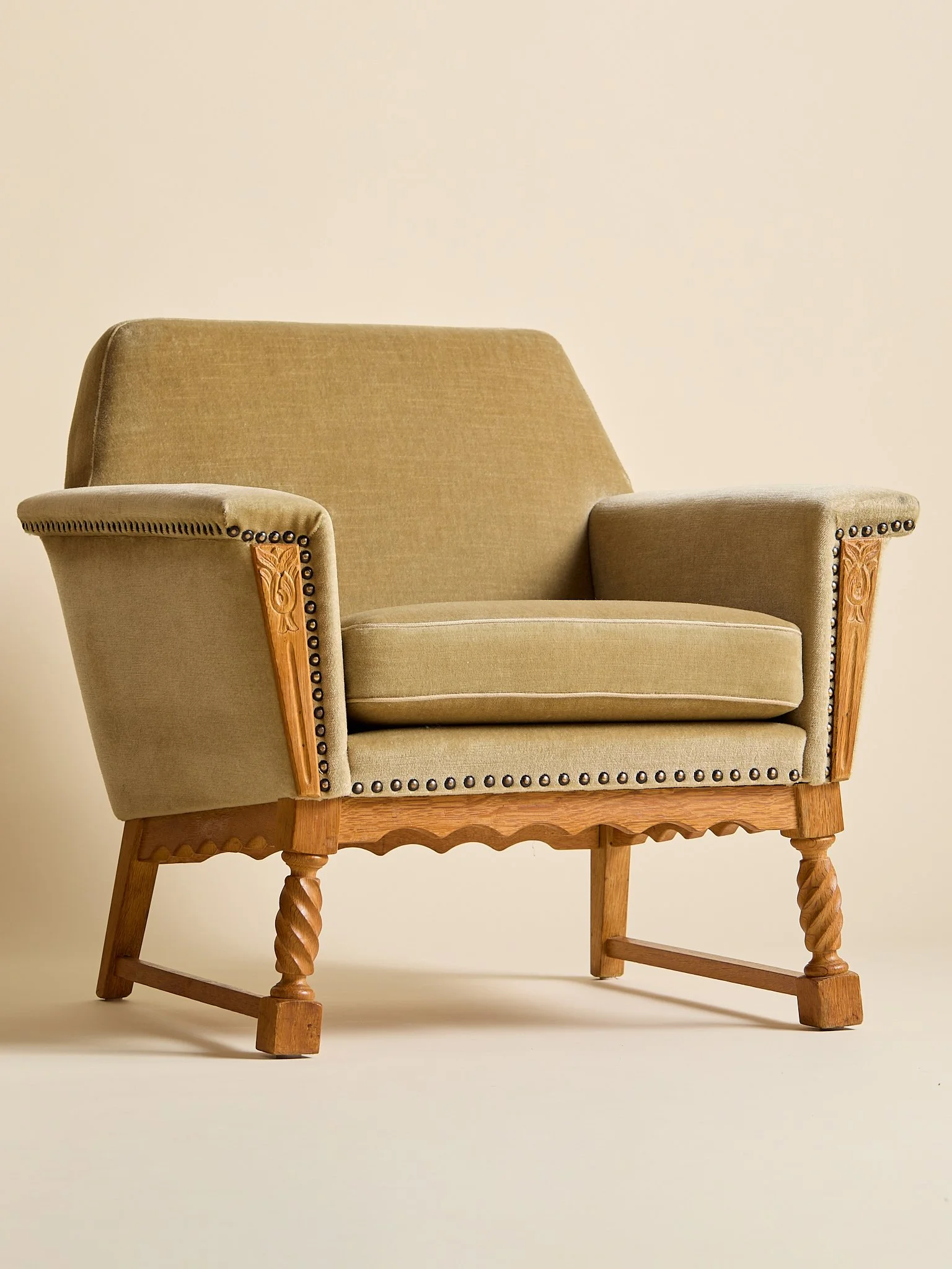 393_TheVintageDanishVelourCarvedDetailArmchairs_12.jpg