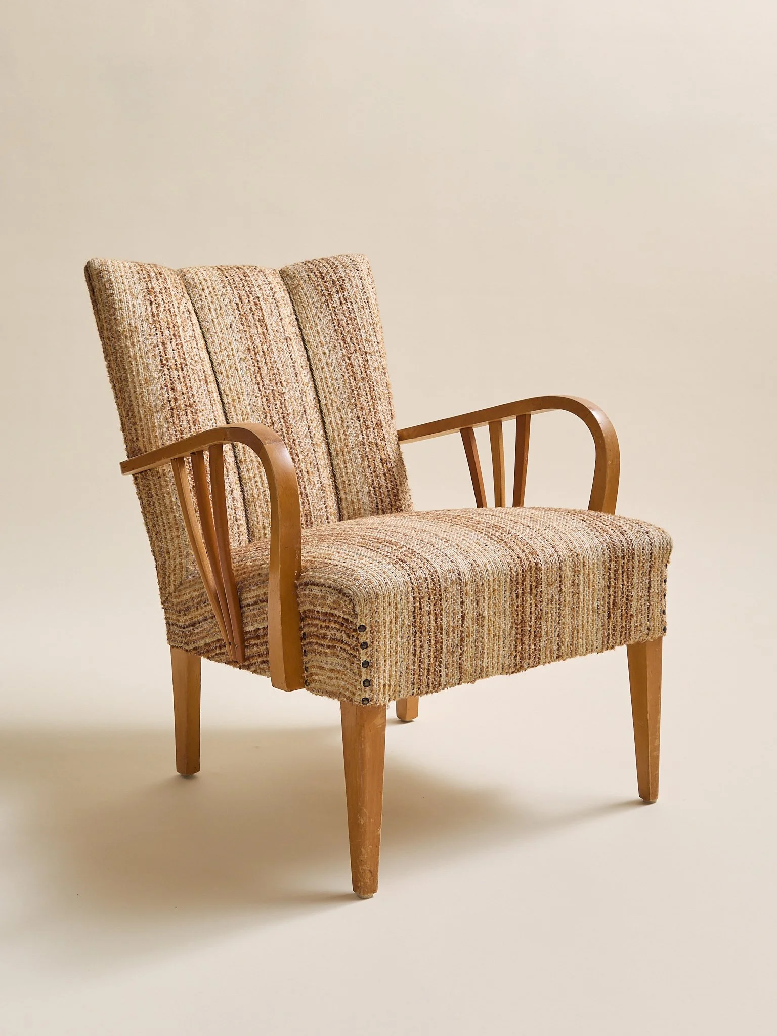 287_The Vintage1940sPairofSwedishBoucleLoungeChairs_03.jpg