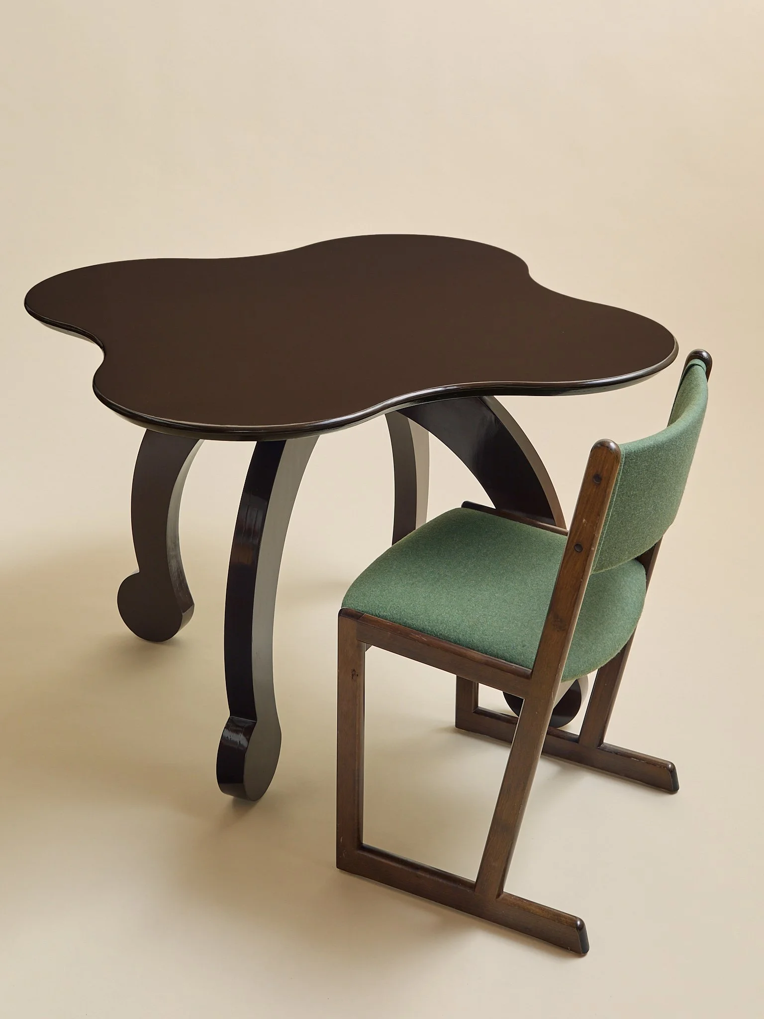 360_TheVintageLacquerCloverTable_03.jpg
