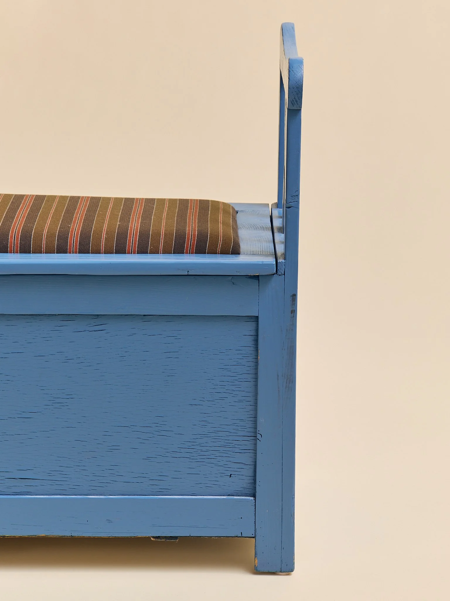 367_TheVintageHandmadeSwedishPaintedPineBenchC.1930S_10.jpg