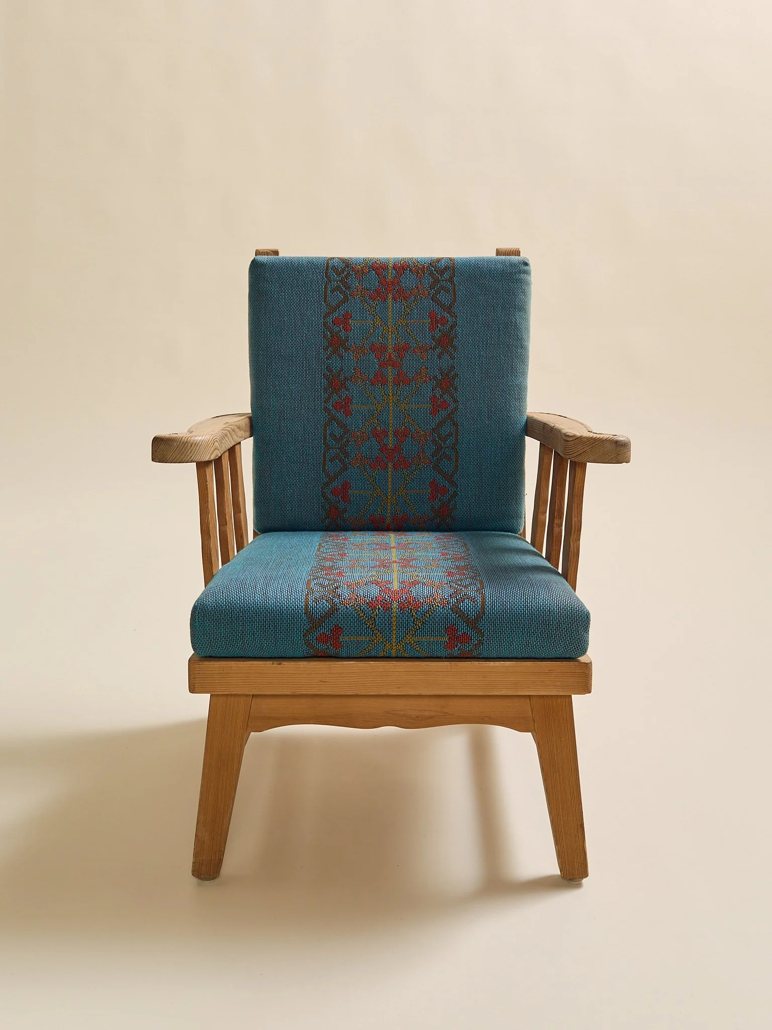 312_TheVintagePairof1950sKrogenasNorwegianPineLoungeChairs_02.jpg
