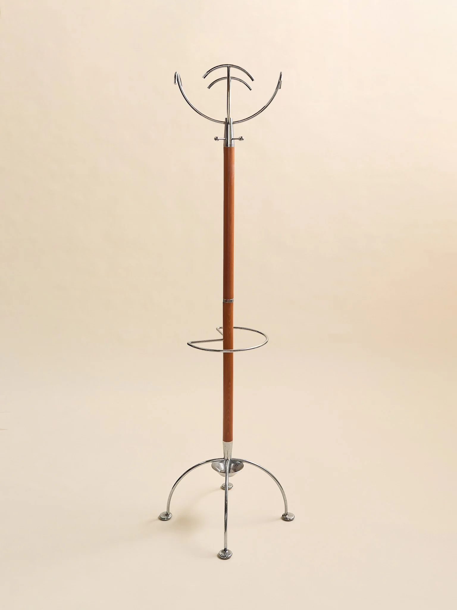 381_TheVintageItalianChromeCoatRackAttrFrezzaC1970S_01.jpg