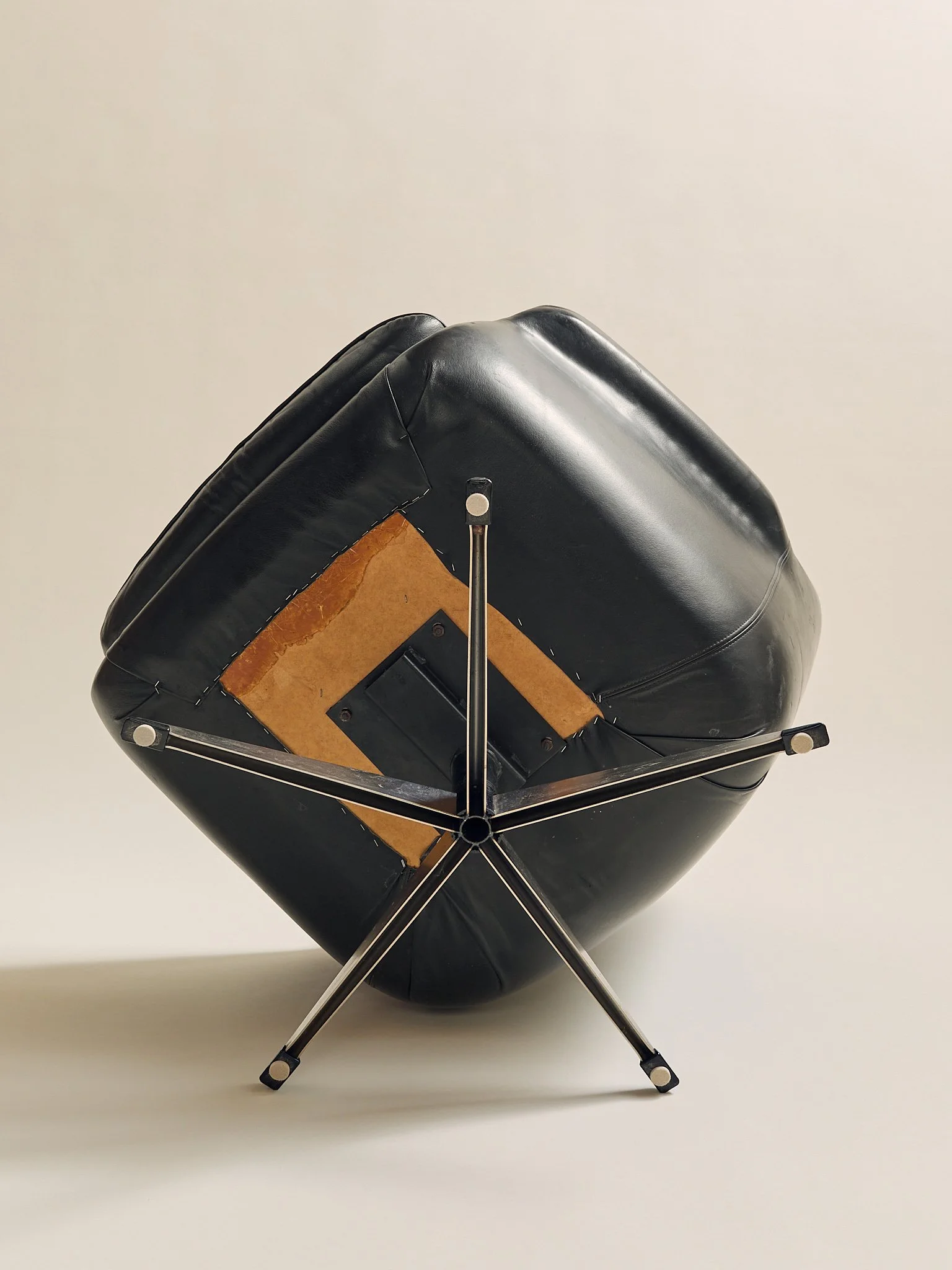 288_TheVintageH.W.KleinforBraminDanishLeatherLoungeChair1960s_16.jpg