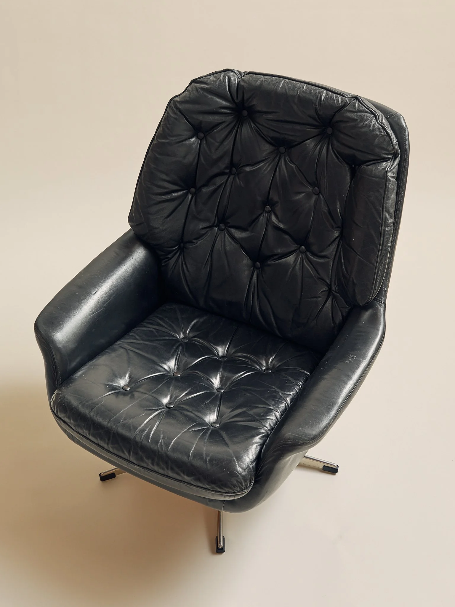 288_TheVintageH.W.KleinforBraminDanishLeatherLoungeChair1960s_06.jpg
