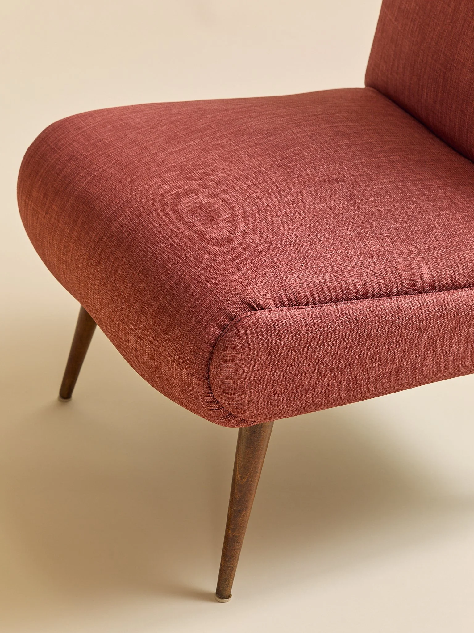 310_TheVintage1950sSlipperChairs_06.jpg