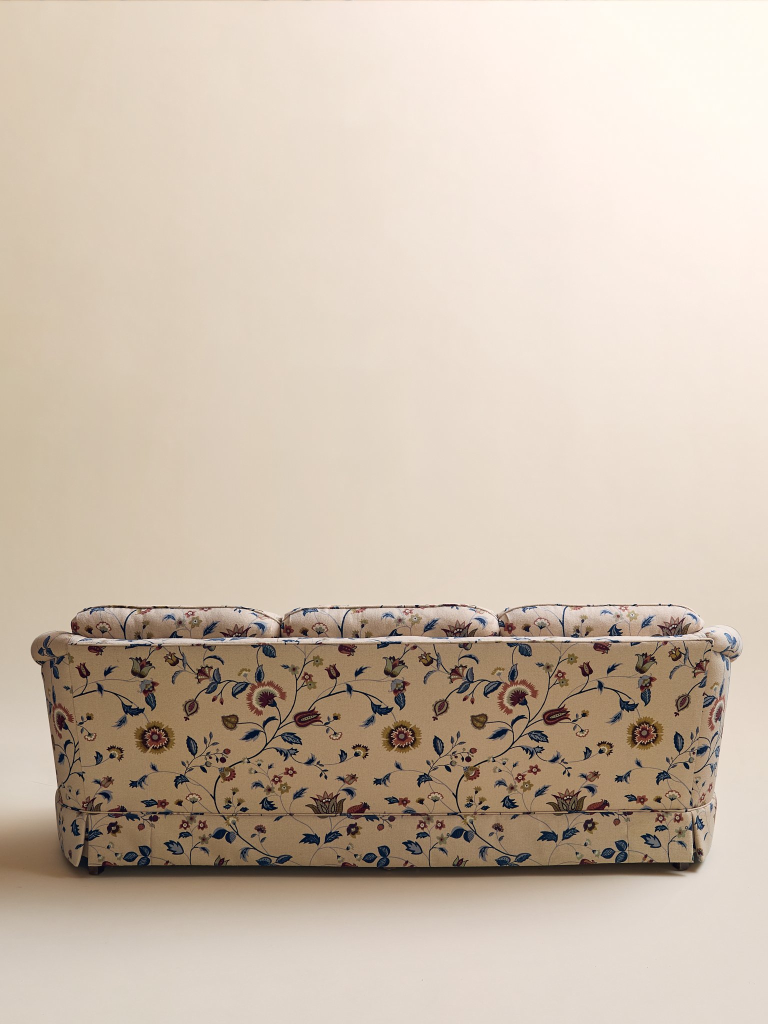 264_TheVintageEthanAllenPrintedWoolFloralSofa_005.jpg