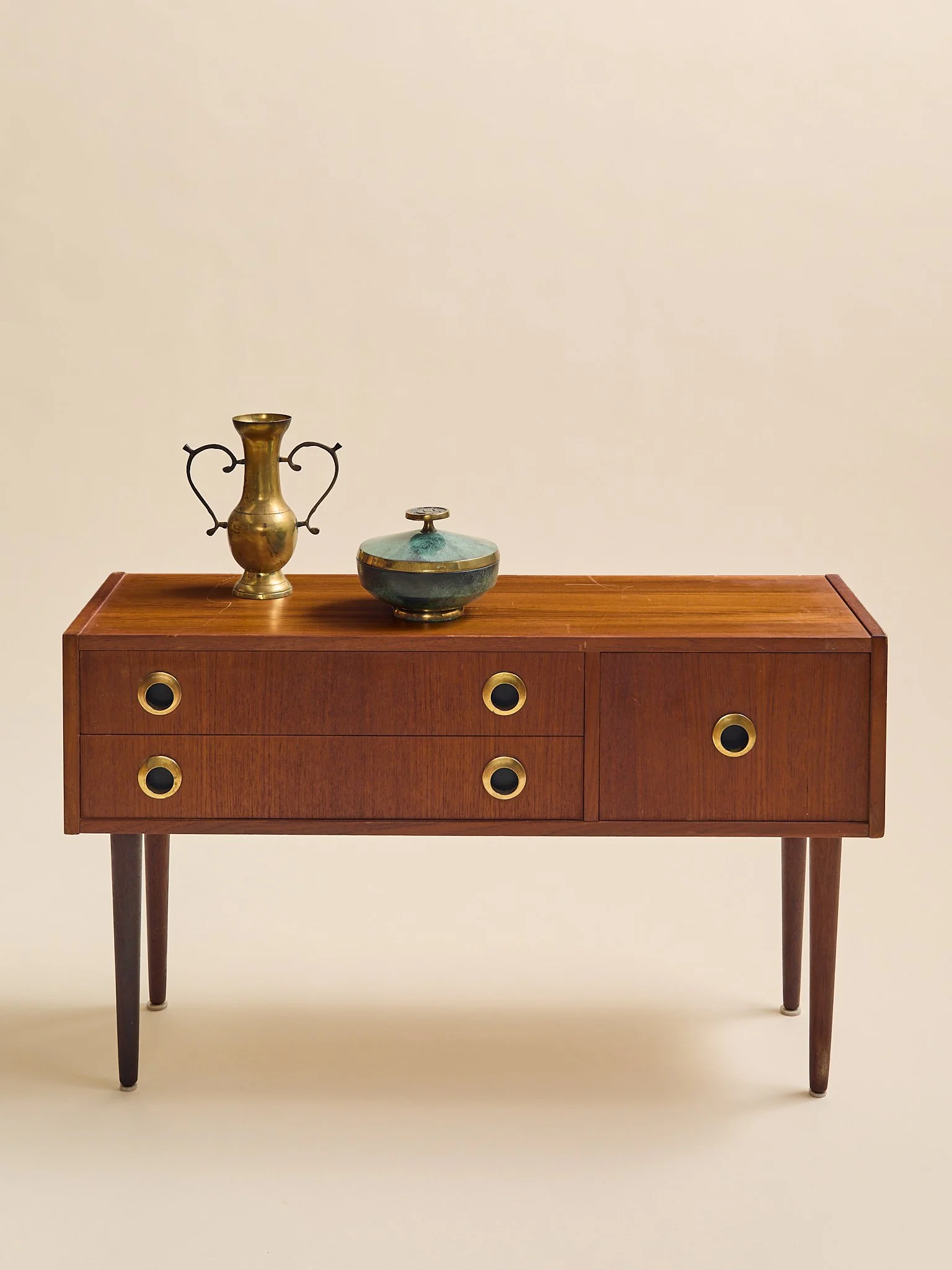 365_TheVintageScandinavianTeakLowChestC.1960S_02.jpg