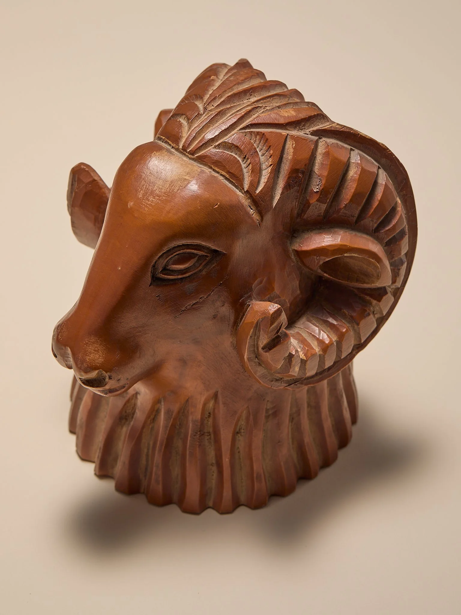 312_TheVintageHandCarvedWoodRamBust_005.jpg