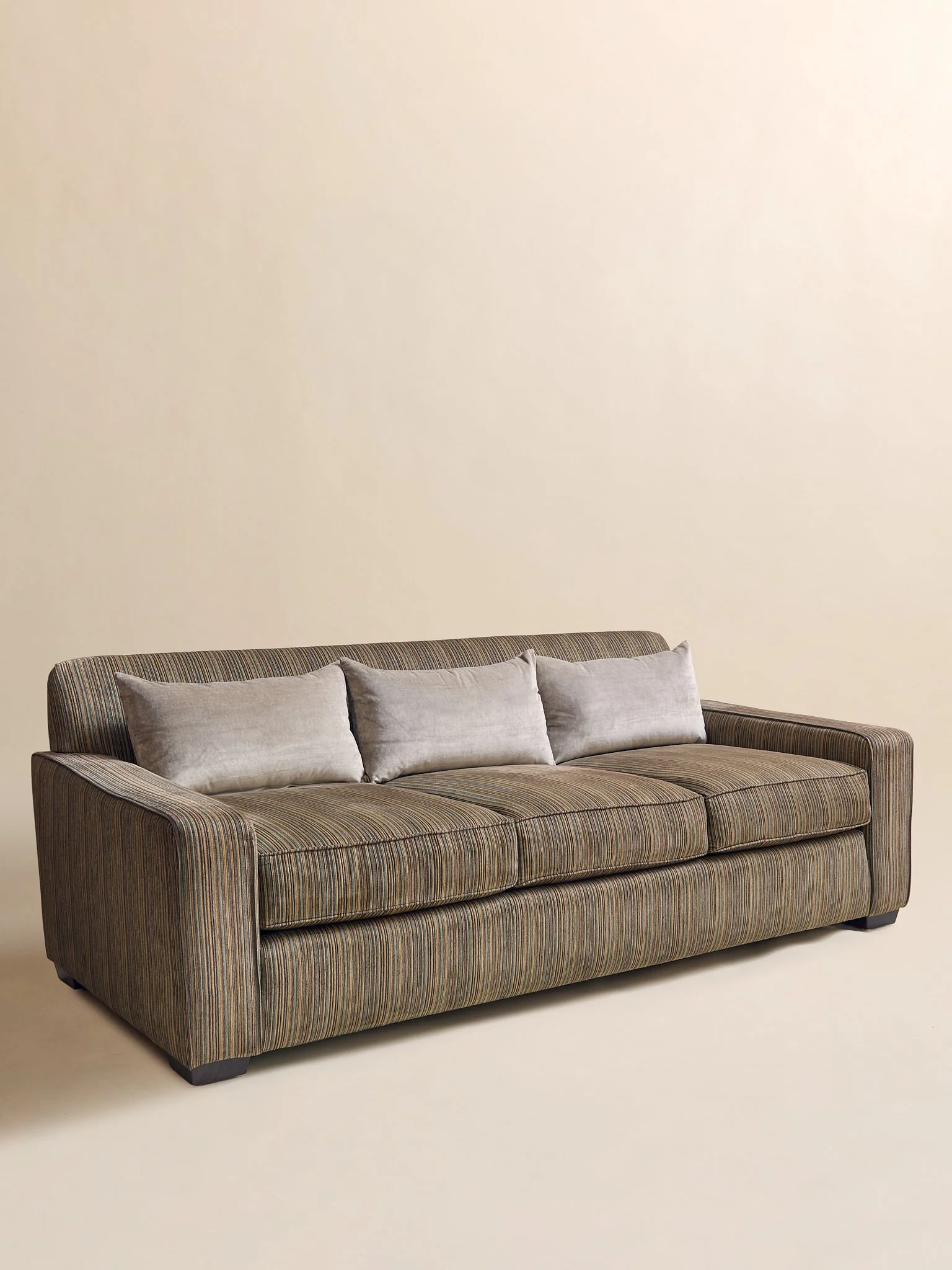 141_TheVintageSubtleStripeDeepSofa_002.jpg