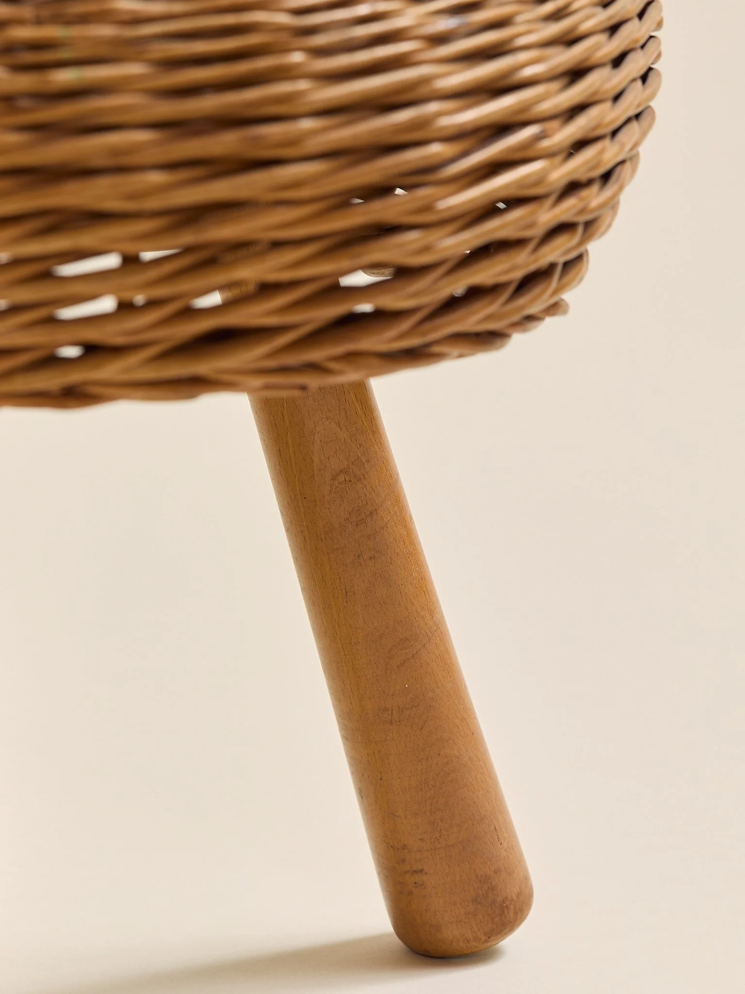 293_Stool_02_05.jpg