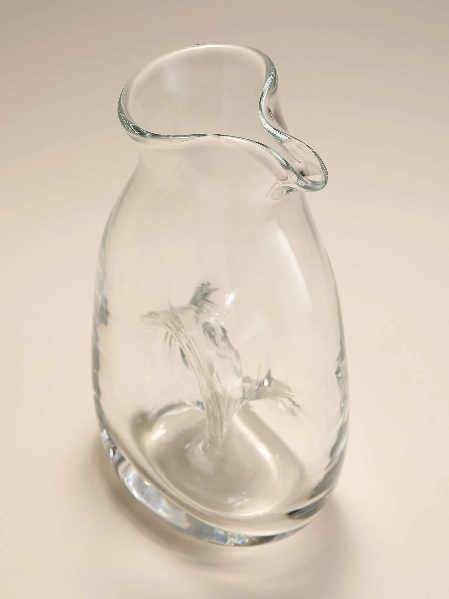 184_TheVintageHandBlownWaterPitcher_004.jpg