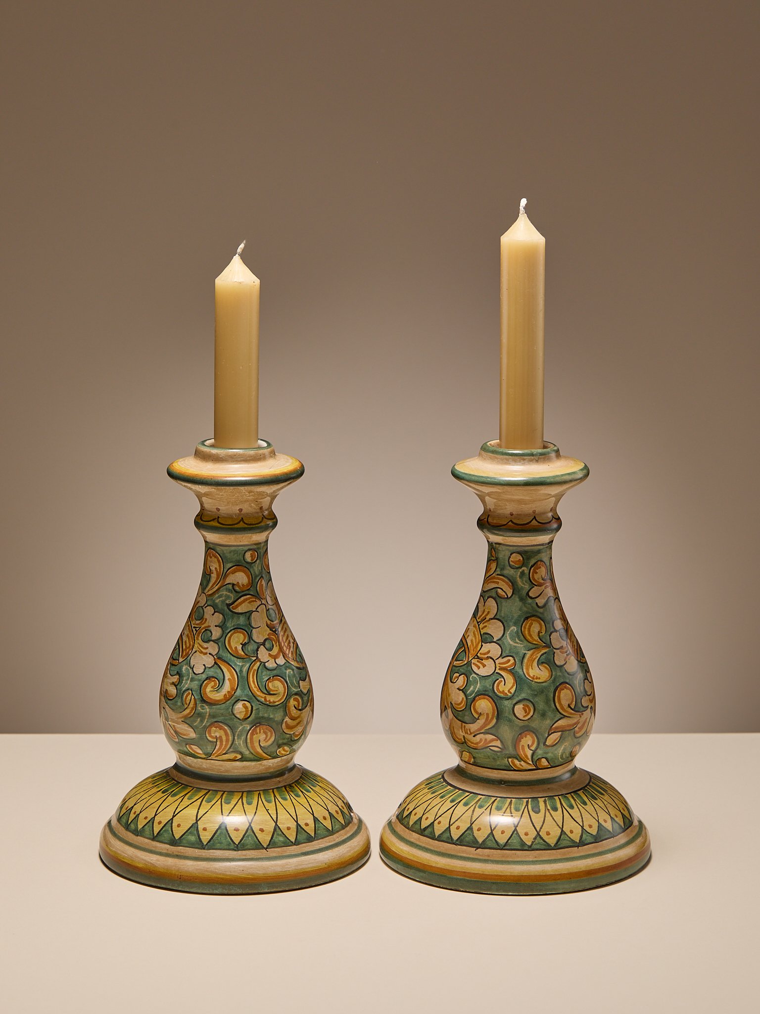 334_TheVintagePairofHandPaintedItalianCeramicCandlesticks_002.jpg
