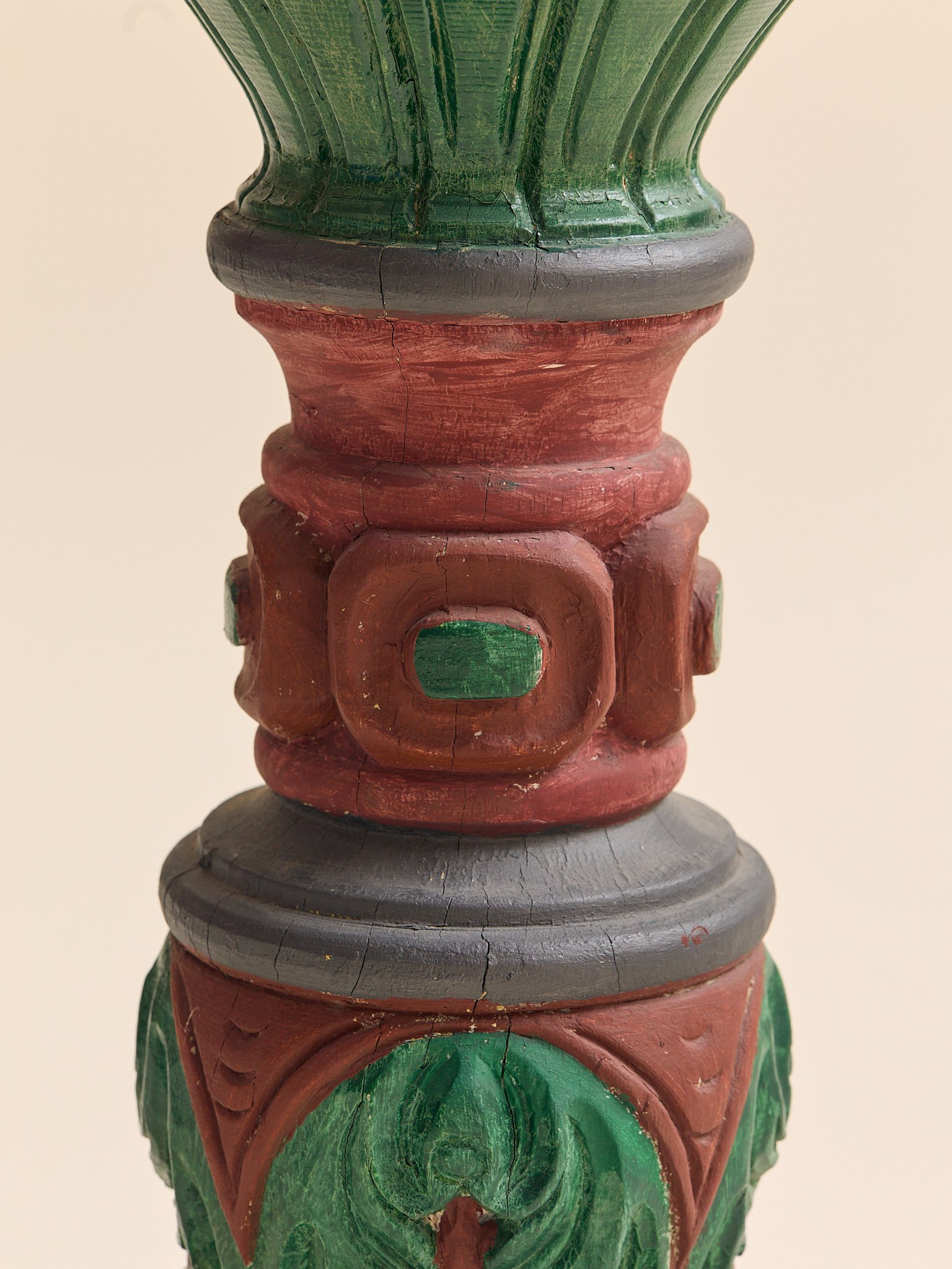 254_TheHandPaintedRedandGreenSolidOakPedestal_007.jpg