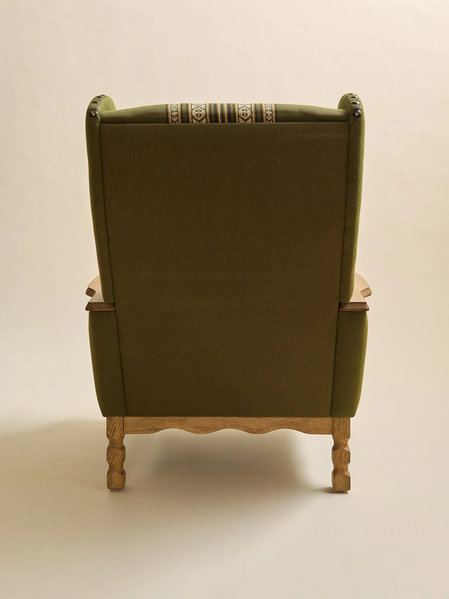 373_TheVintageDanishOakLoungeChairsAttrHenningKjaernulf1960s_2_05.jpg