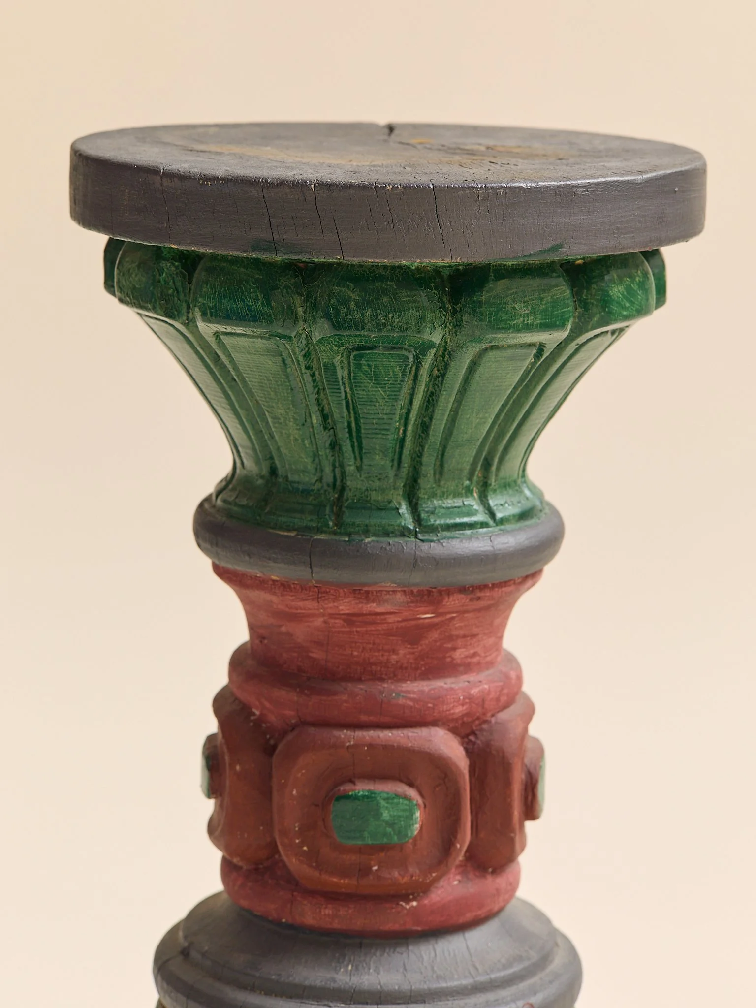 254_TheHandPaintedRedandGreenSolidOakPedestal_006.jpg
