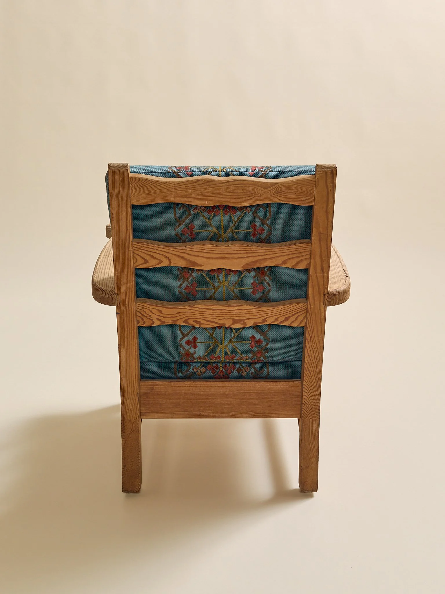 312_TheVintagePairof1950sKrogenasNorwegianPineLoungeChairs_05.jpg