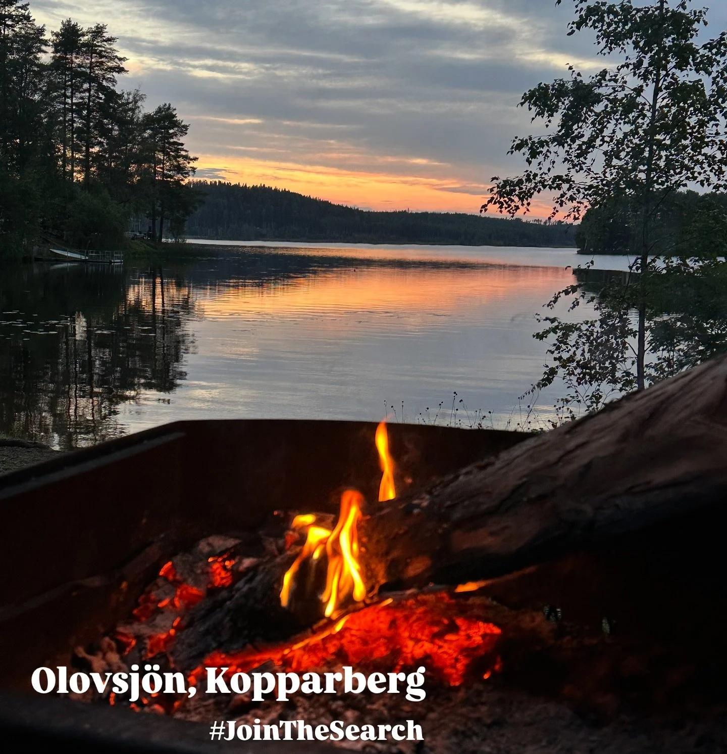 Enjoying a beautiful day with friends, driving 20 km gravel and dirt roads in V&auml;rmland and N&auml;rke. Now stopping at Olovsj&ouml;n close to Kopparberg. #jointhesearch #Onelife #Defender