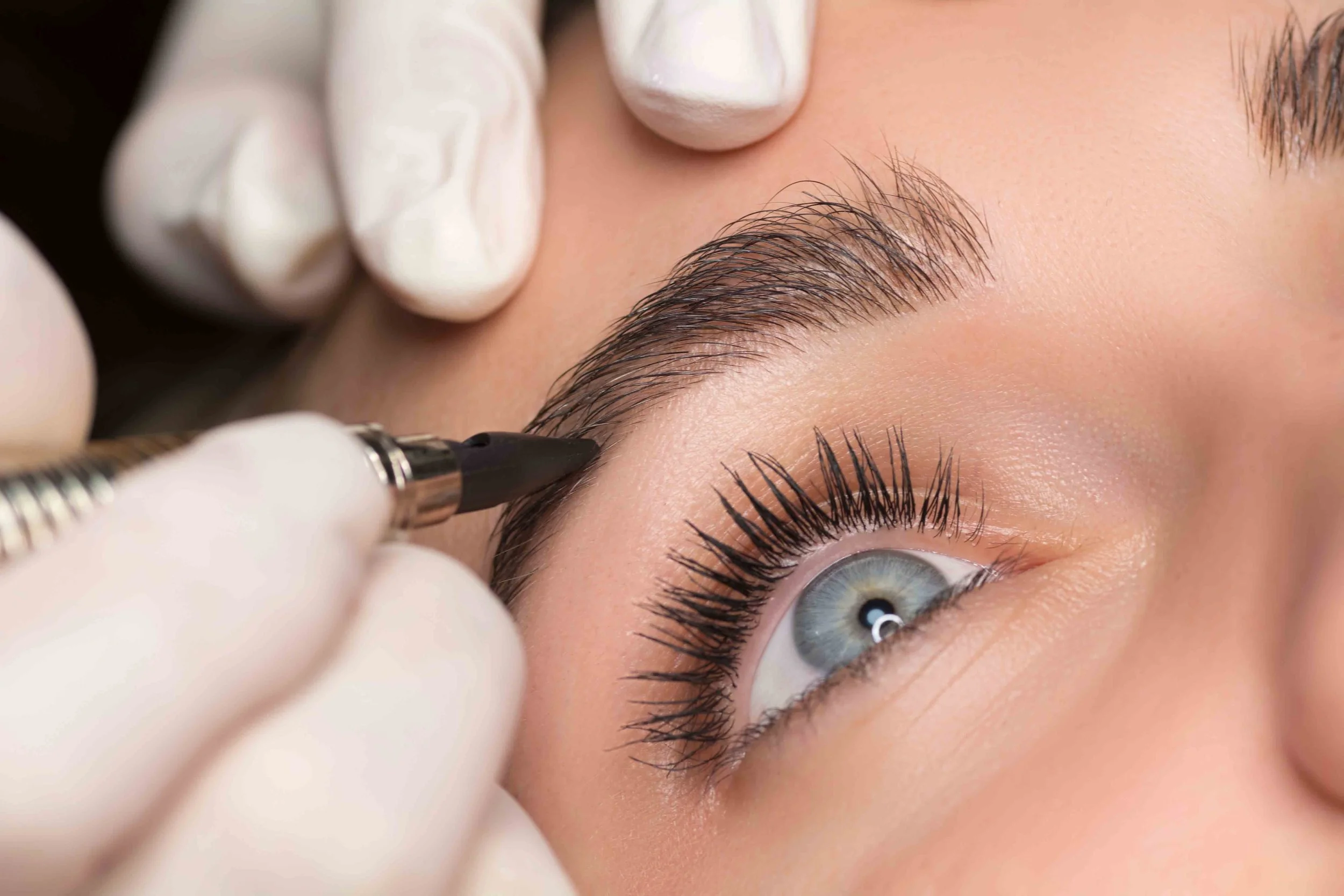 microblading-closeup-eyebrow-detailing.jpg