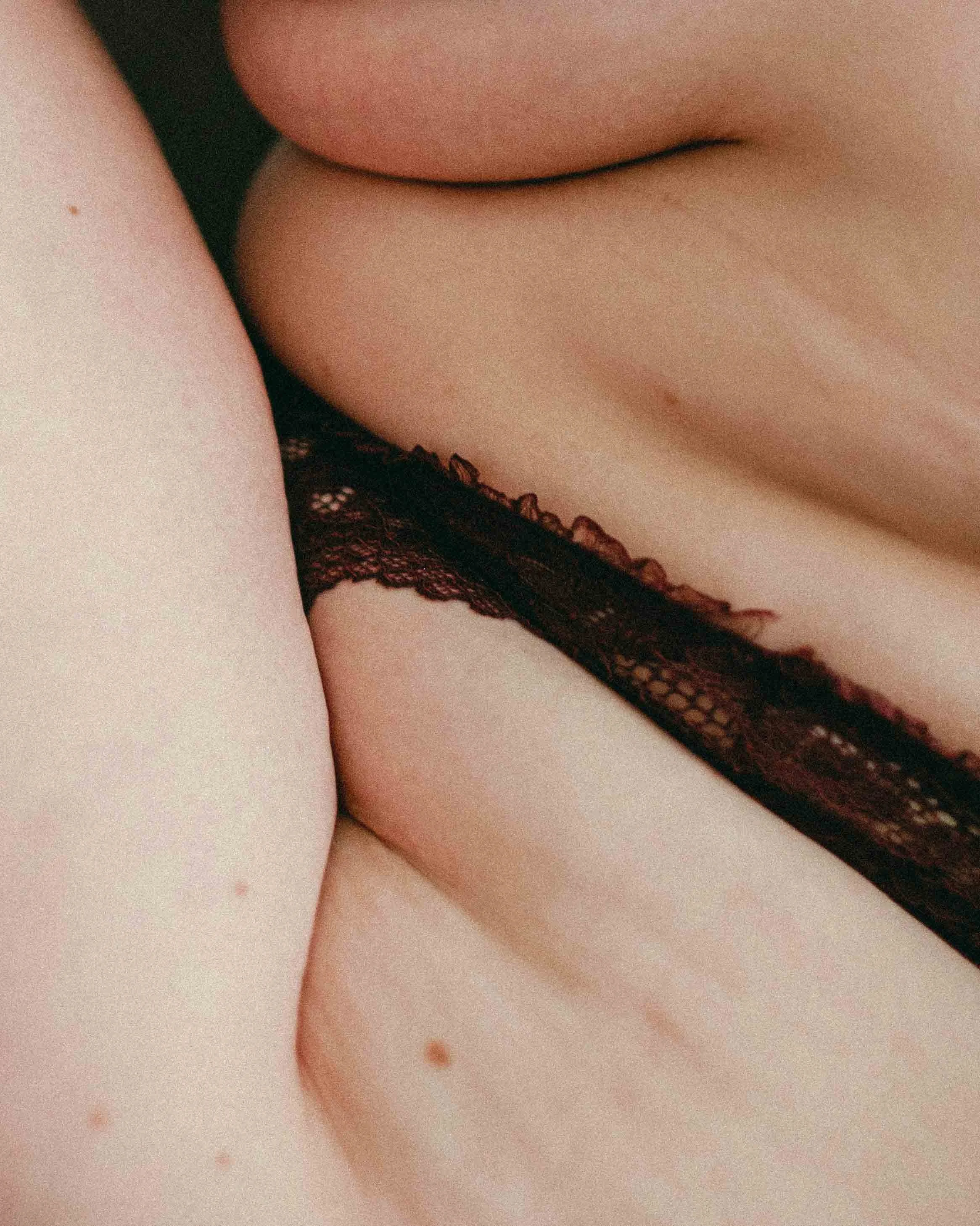 lace-and-folds-body-intimacy.jpg