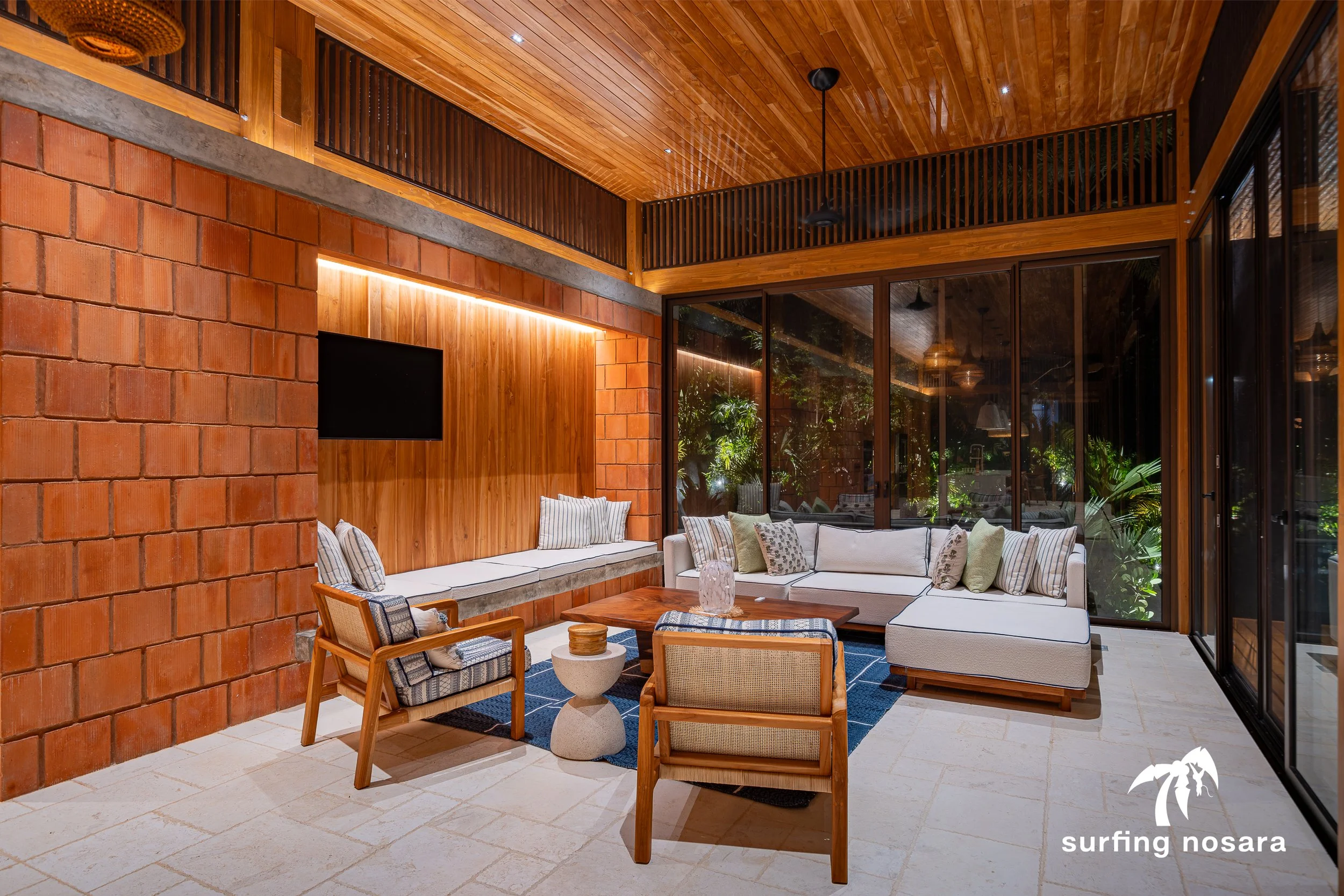 13 Living Room .jpg