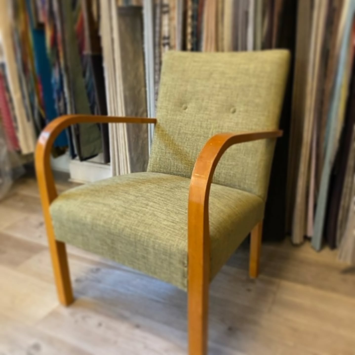 EPA-f&aring;t&ouml;ljen som masstillverkades under 1900-talets mitt. Betydligt snyggare och stabilare &auml;n n&auml;r den kom in p&aring; verkstan. Bl&auml;ddra s&aring; f&aring;r du se 😊