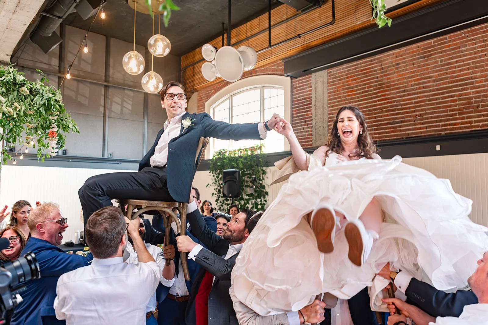 Intimate Weddings vs. Big Weddings: Finding Your Perfect Fit