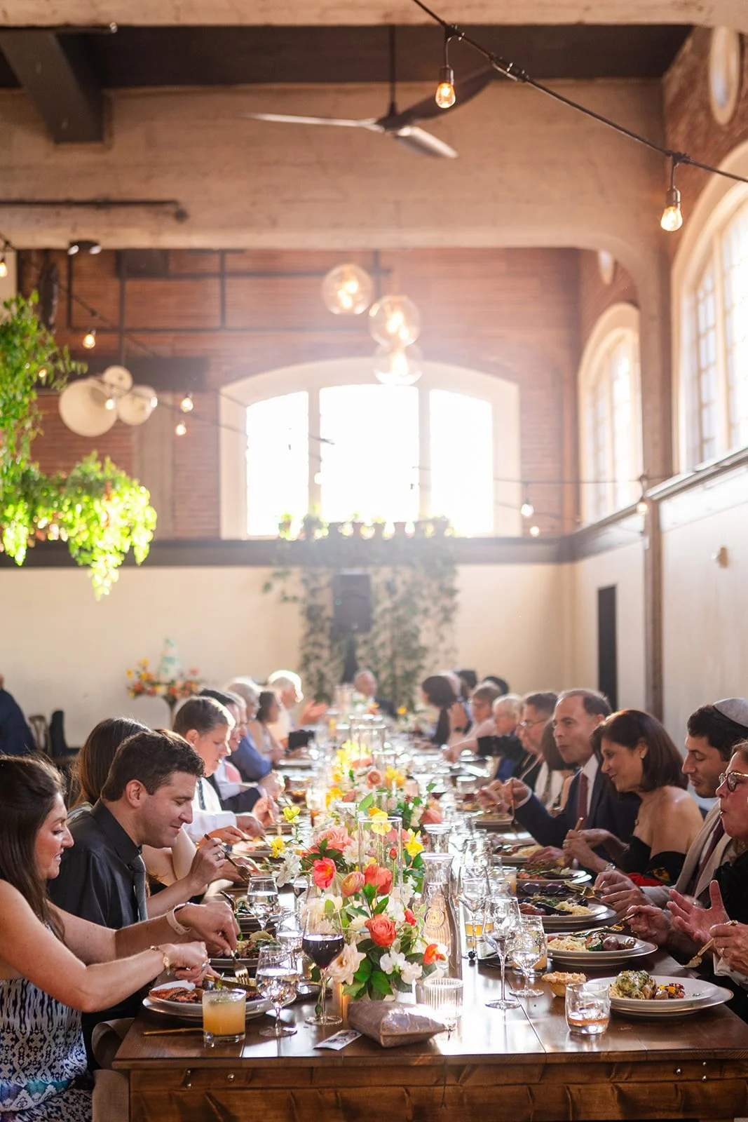  Ceremony Venue: @hoytarboretum Reception Venue: @theevergreenpdx Catering: @thehivecateringco Photography: @kateholtphotography Videography: @lovebug_pictures Floral: @blumpdx Rentals: @ardeneventcollective Cake: @dreamcakespdx Pies: @piespotpdx MUA