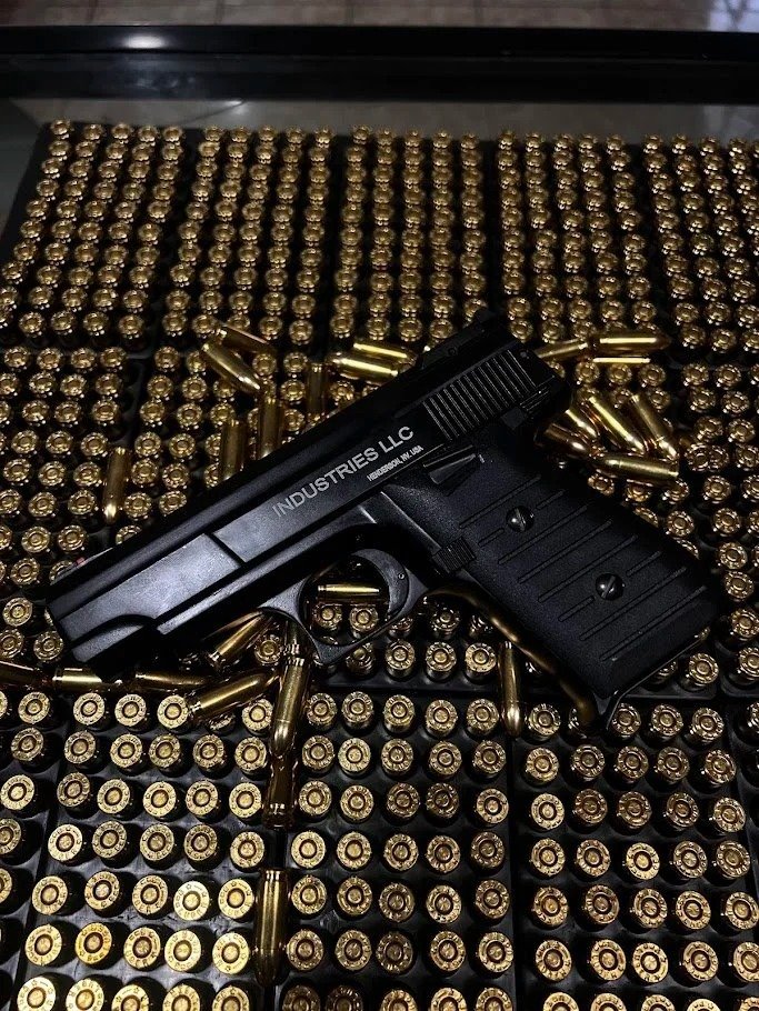 Pistola 9mm sobre munición en Five Seven Armas