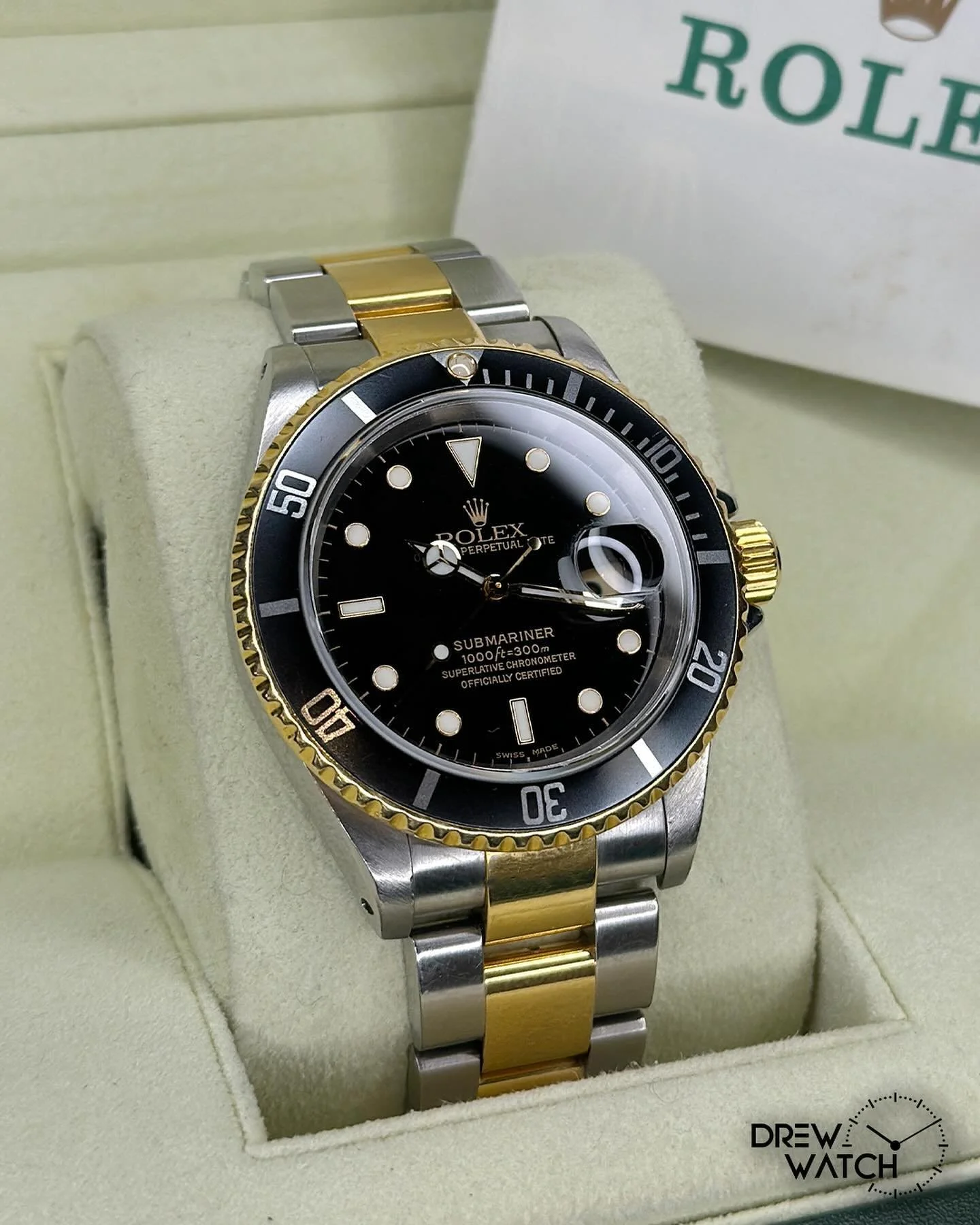 Rolex Submariner Date 🔱
R&eacute;f : 16613
Full set - 1989
🏷️ 10.500 &euro;

Disponible chez @drew_watch 🔥

📲 06 40 69 97 65

NOT AFFILIATED WITH ANY BRAND 

#rolex #rolexsubmariner #submariner #sub #rolexsubmarinerdate #submarinernodate #rolexwa