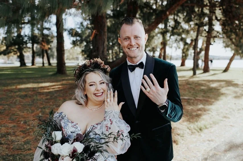 I love when I see a bride and/or groom that have &lsquo;over the top&rsquo; wedding rings like me. 😂 We love a bit of bling! 💎💍😍😂

📸: @msouthamphoto