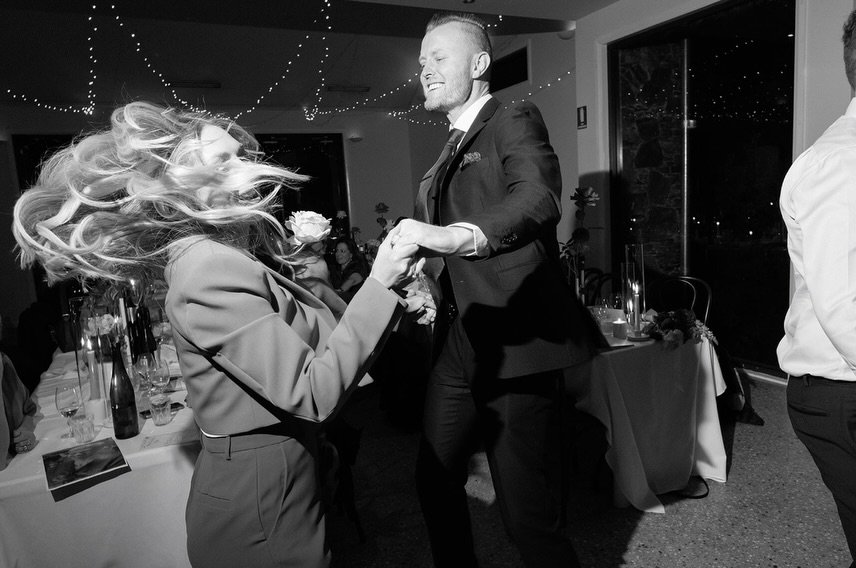A lesson for all of my future couples&hellip; If you invite me as a guest to your wedding reception, I&rsquo;ma hit that dance floor and dance like no one is watching. Thanks for being my dance buddy, @jacquiscottofficial !! 😘❤️❤️🫶🏼

📸: @corinnaa