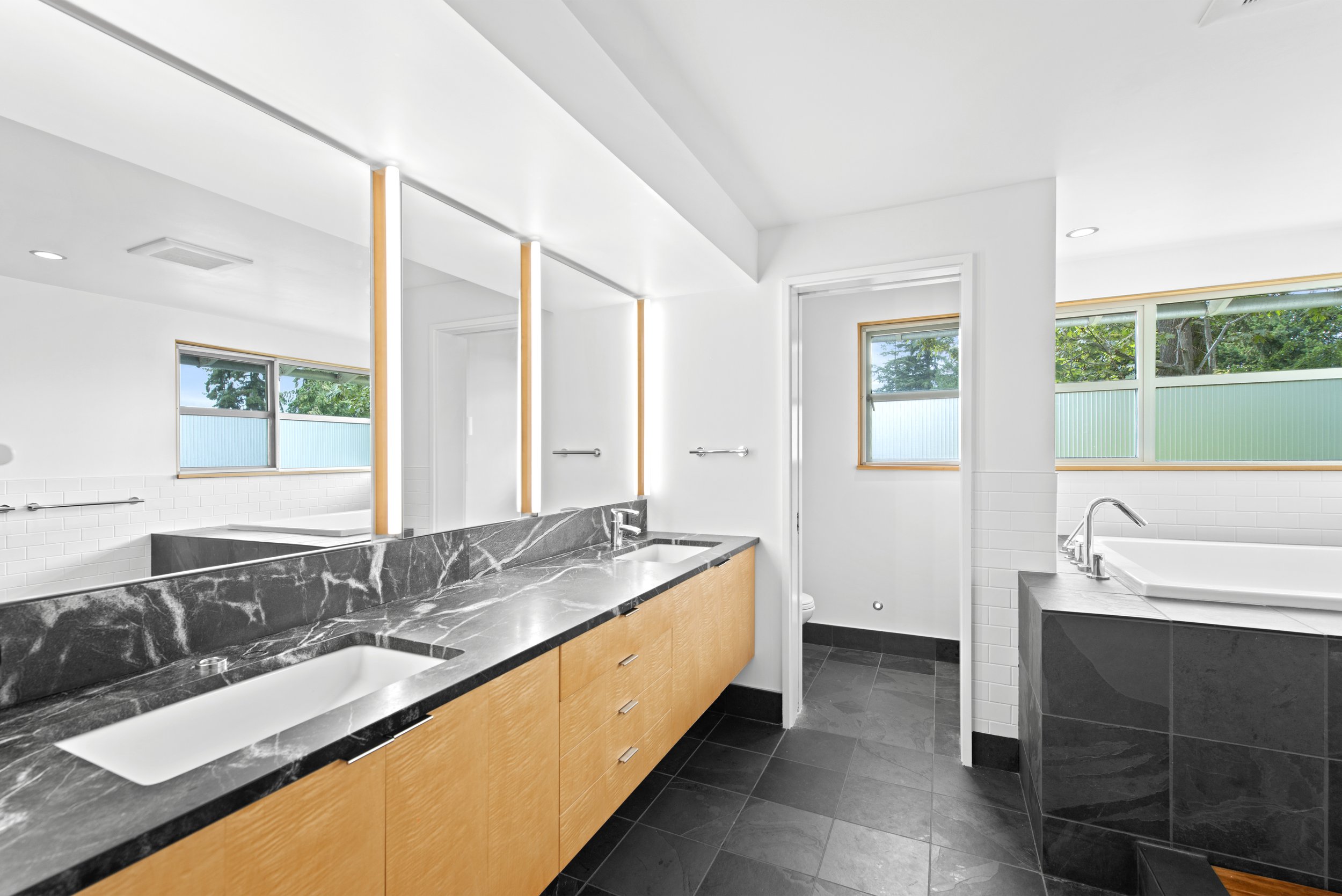 primary bathroom 1.jpg