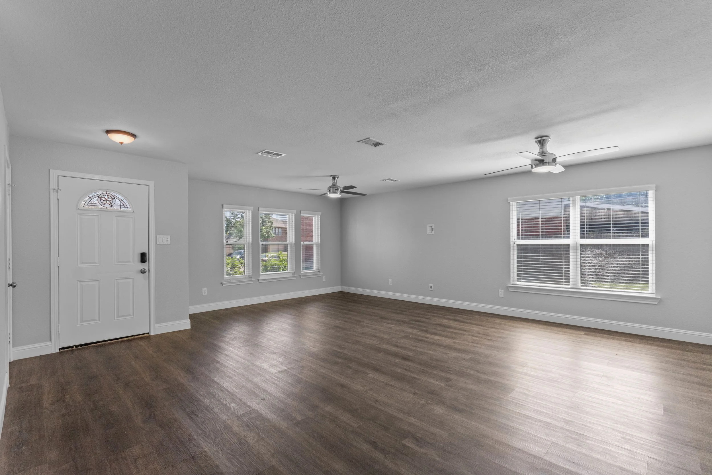 11.Living Room.jpg