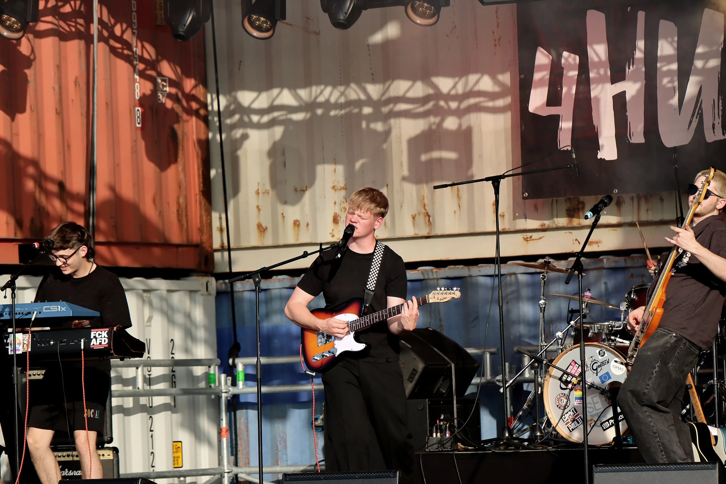 jozsa lacht ausnahmsweise cute .jpg