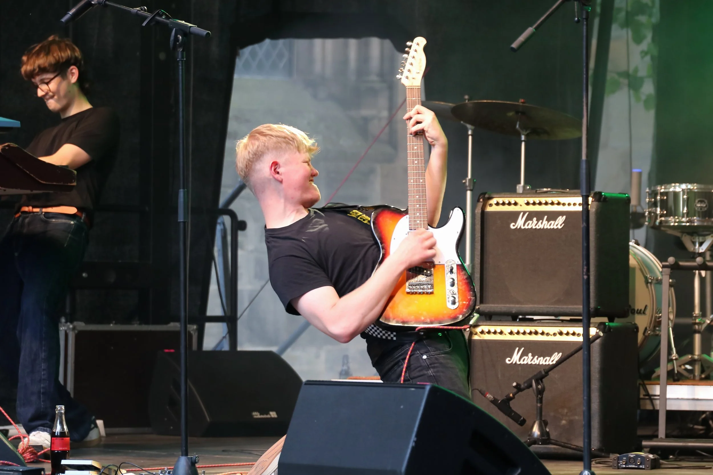 hameln justus auf den knien.jpg