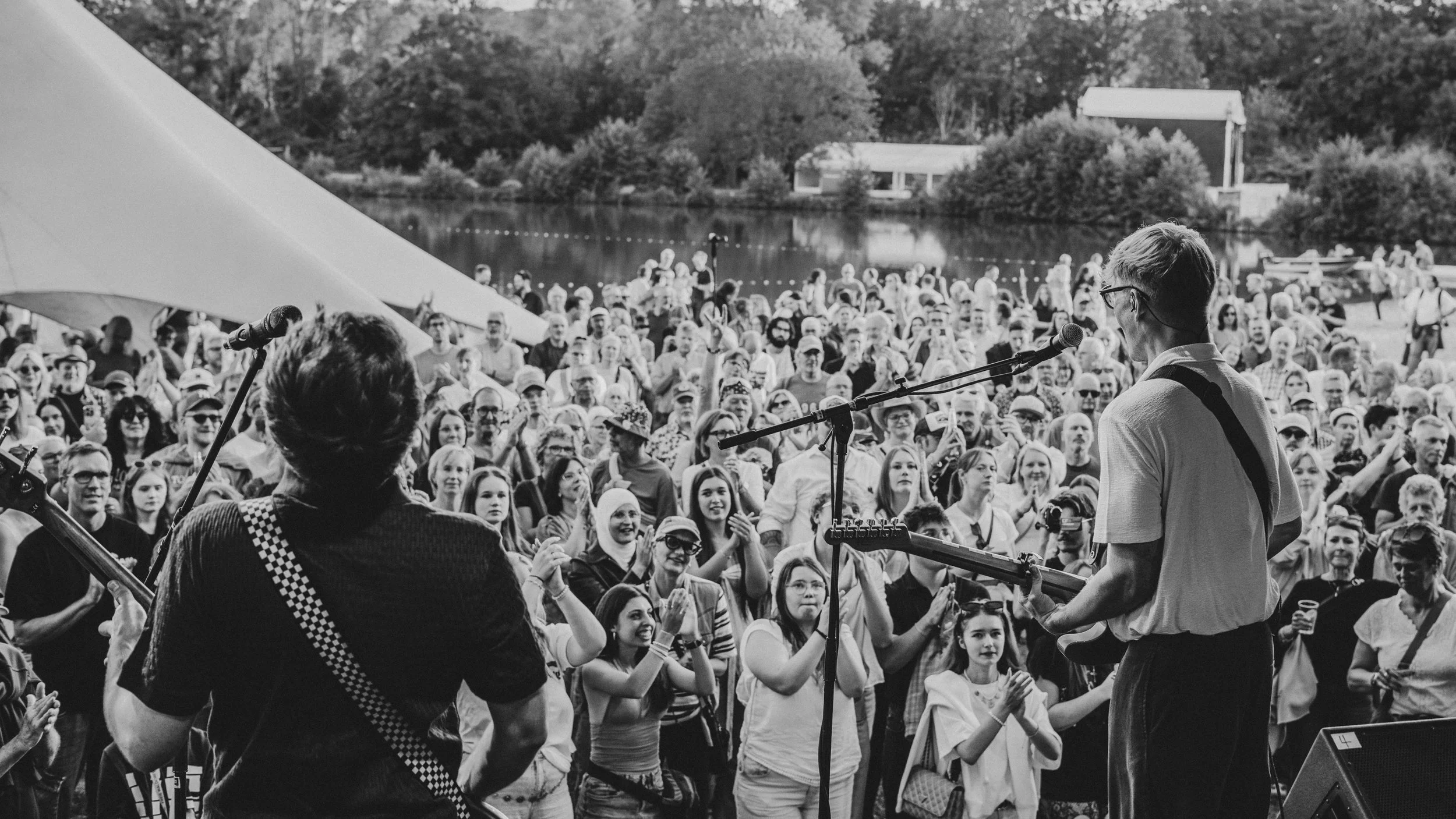 Hildesheim Seefest Publikum mid perform.jpeg