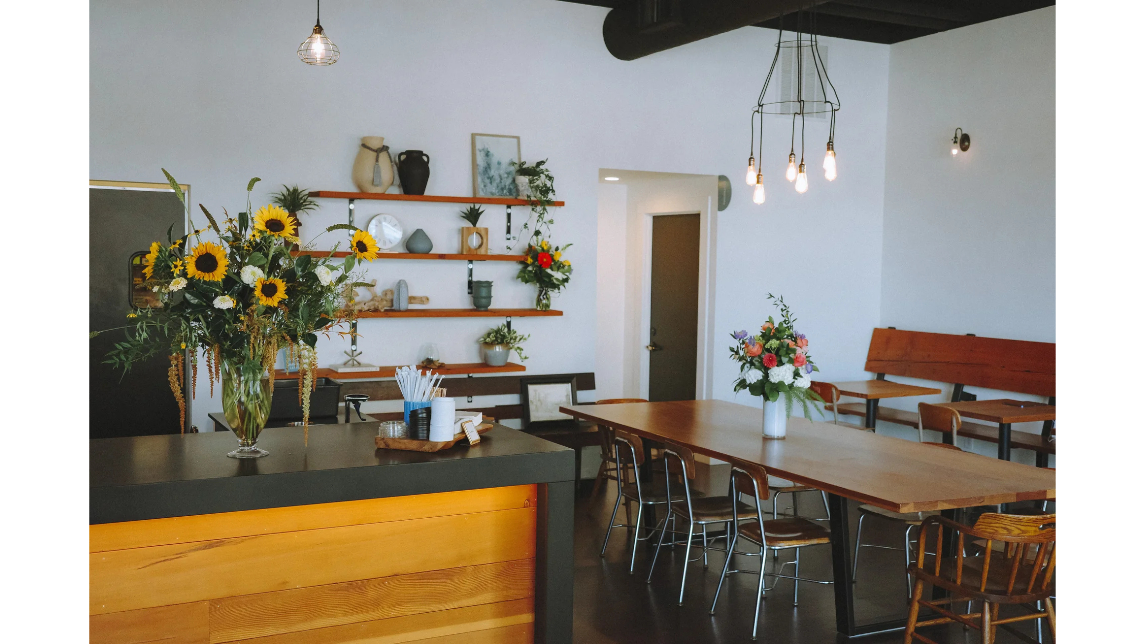 Horario de atención al público del Distrito 4 en All Your Heart Coffee - South Waterfront