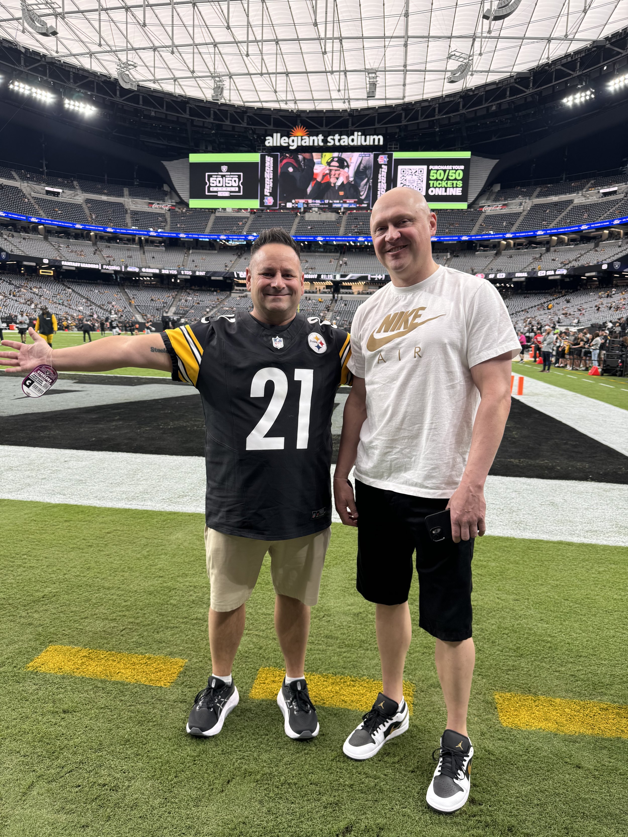 angjdonfieldsteelergamevegas 2.jpeg
