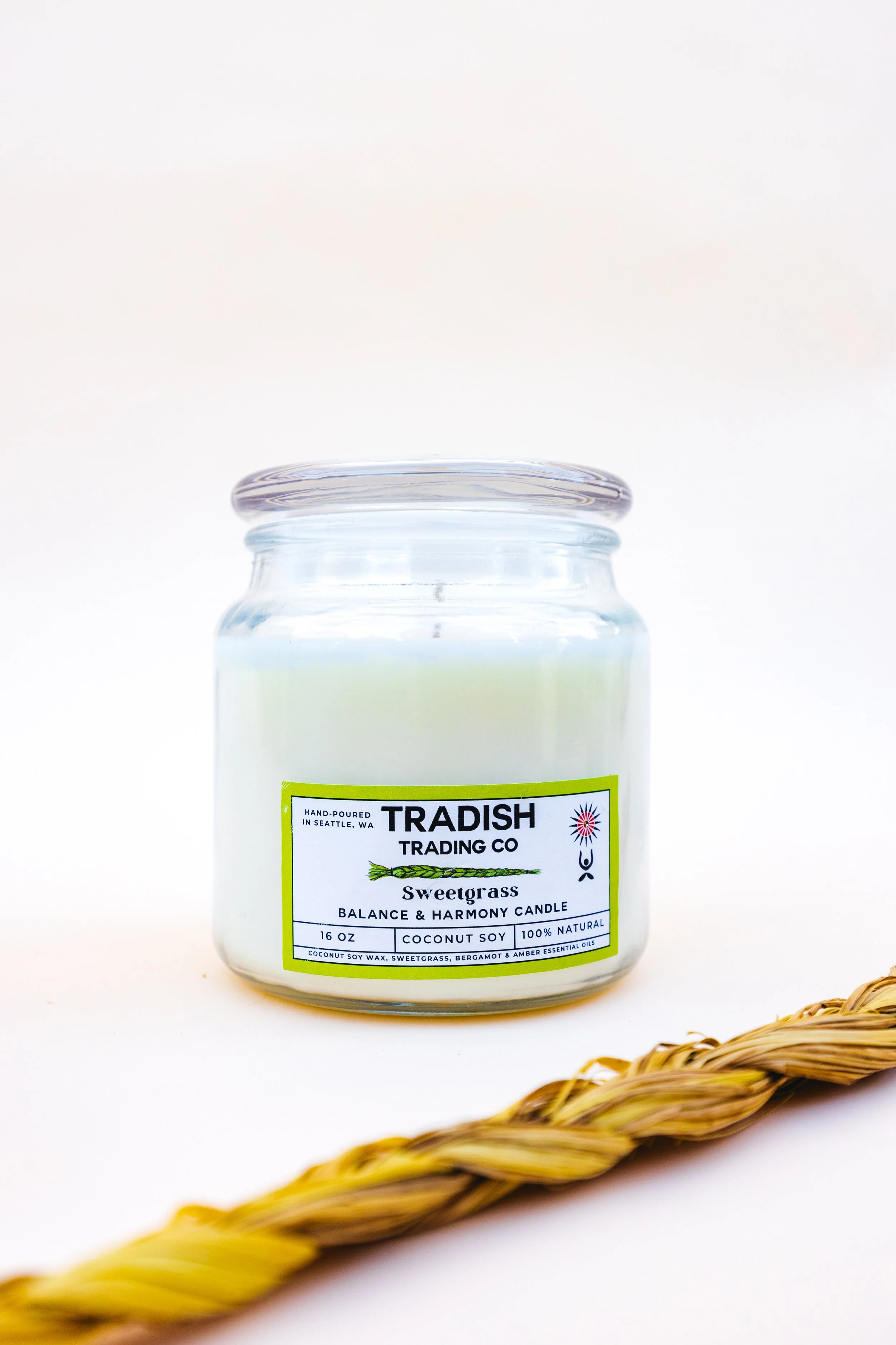 SWEETGRASS Tradish Candle