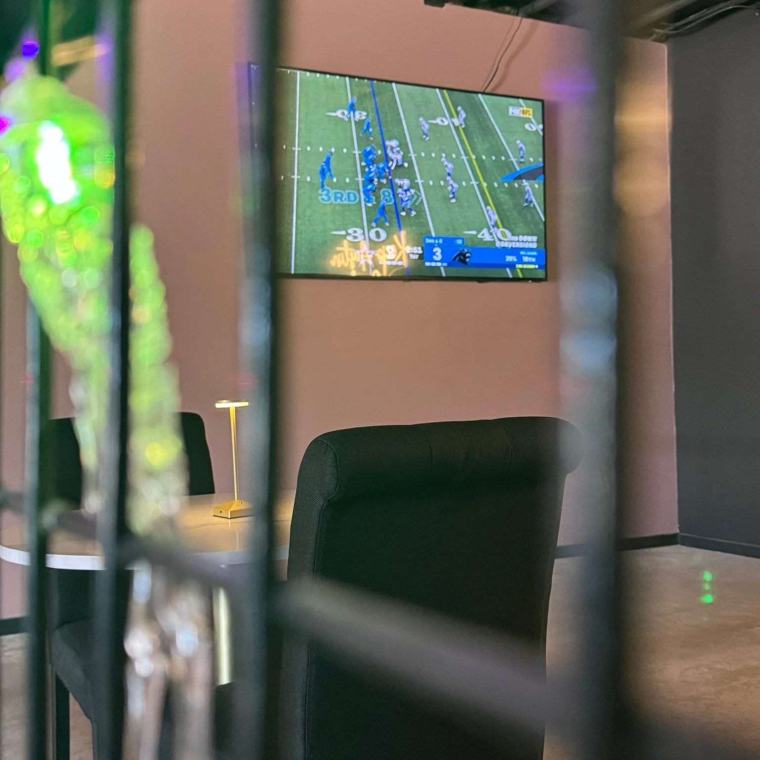 🏈 Cowboys football, cold Fros&eacute;, and Texas wine &mdash; all under one pink roof.
Catch the game at Feral Housewife Wine this Sunday and sip your way through every touchdown.
AC on. Drinks cold. Vibes chaotic good.

#DallasCowboys #DrippingSpri