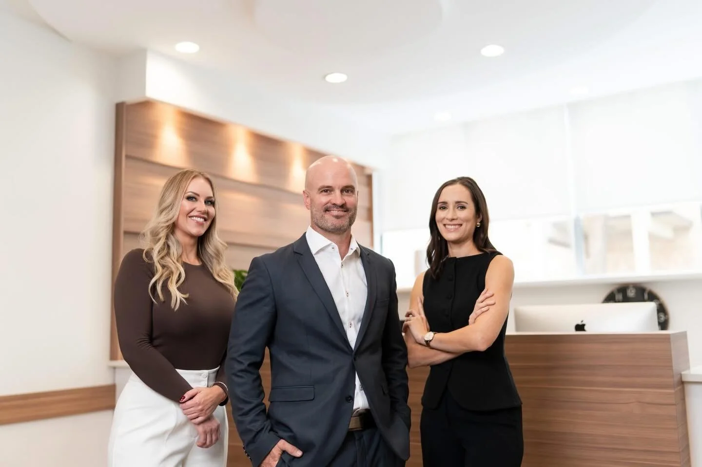 Guess who got a new website? I did. And it&rsquo;s pretty 💅 www.drchristhomson.com