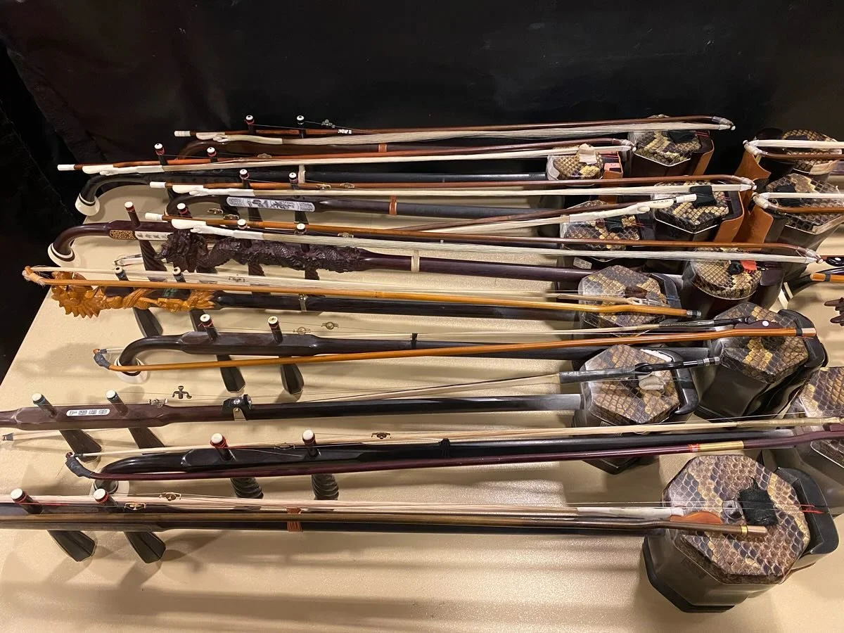 Check out these stunning Erhu. Just amazing to have violins on one side of the orchestra and erhu on the other, not to mention the rest! 🌟 
#folkreimaginedeastinsymphony