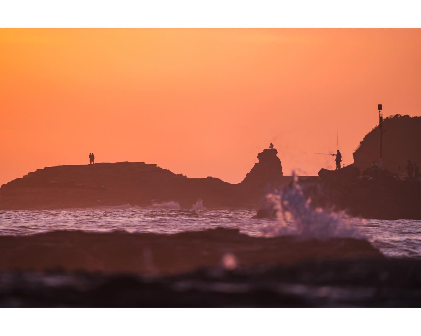 Catch a sunrise
.
.
.
#sunrise #silhouette #ocean #fishing #orange
