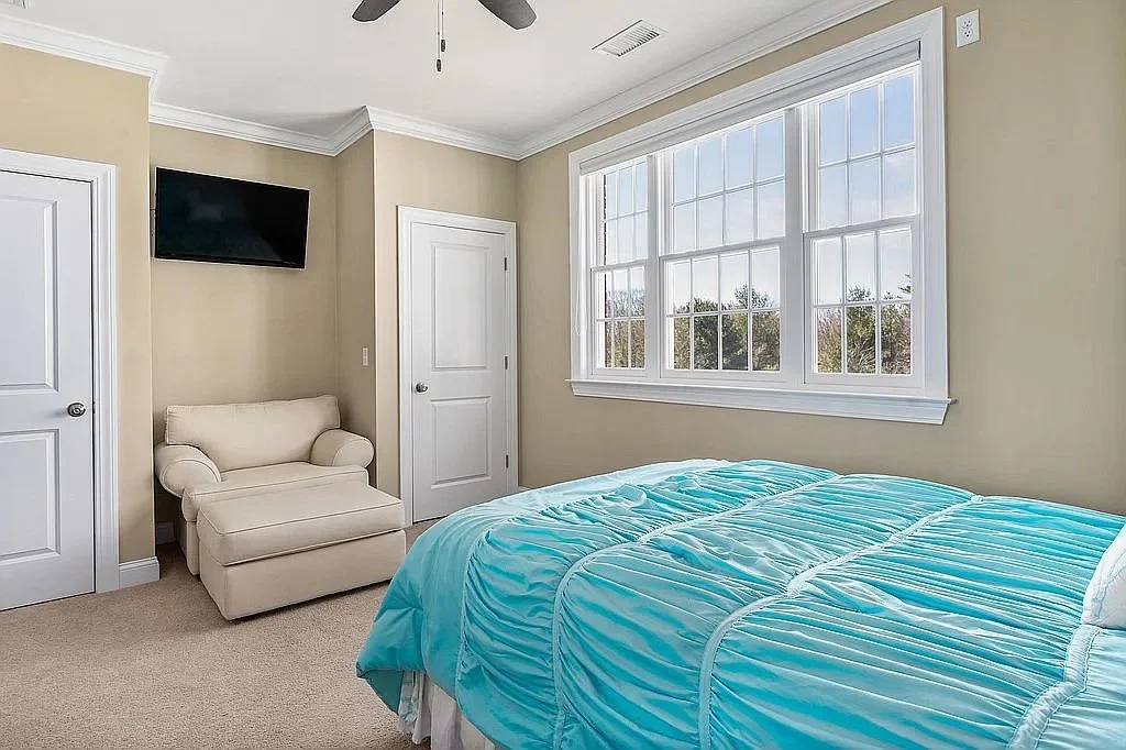 bedroom suite 4.jpg